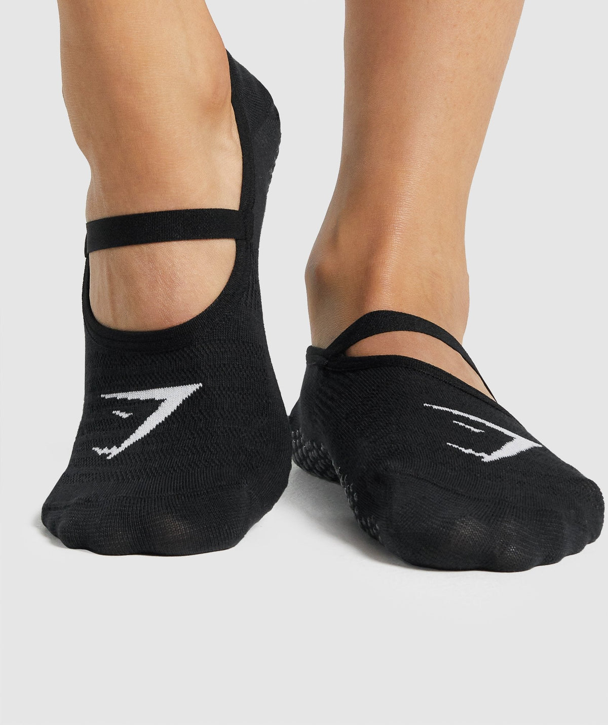 gymshark-studio-socks-black-aw21