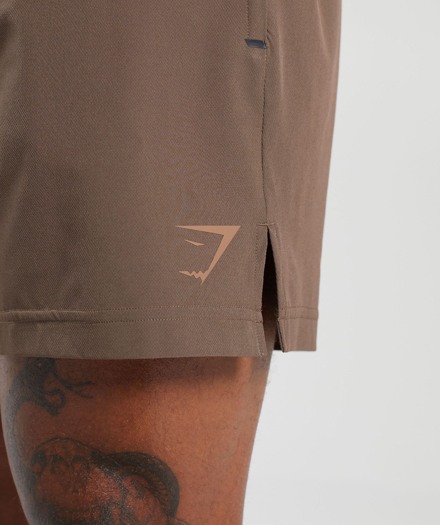 gymshark-apex-5-hybrid-shorts-soft-brown-aw23