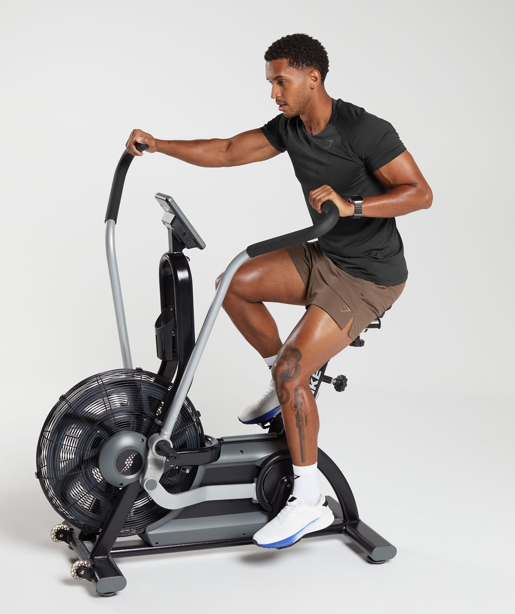 gymshark-apex-5-hybrid-shorts-soft-brown-aw23