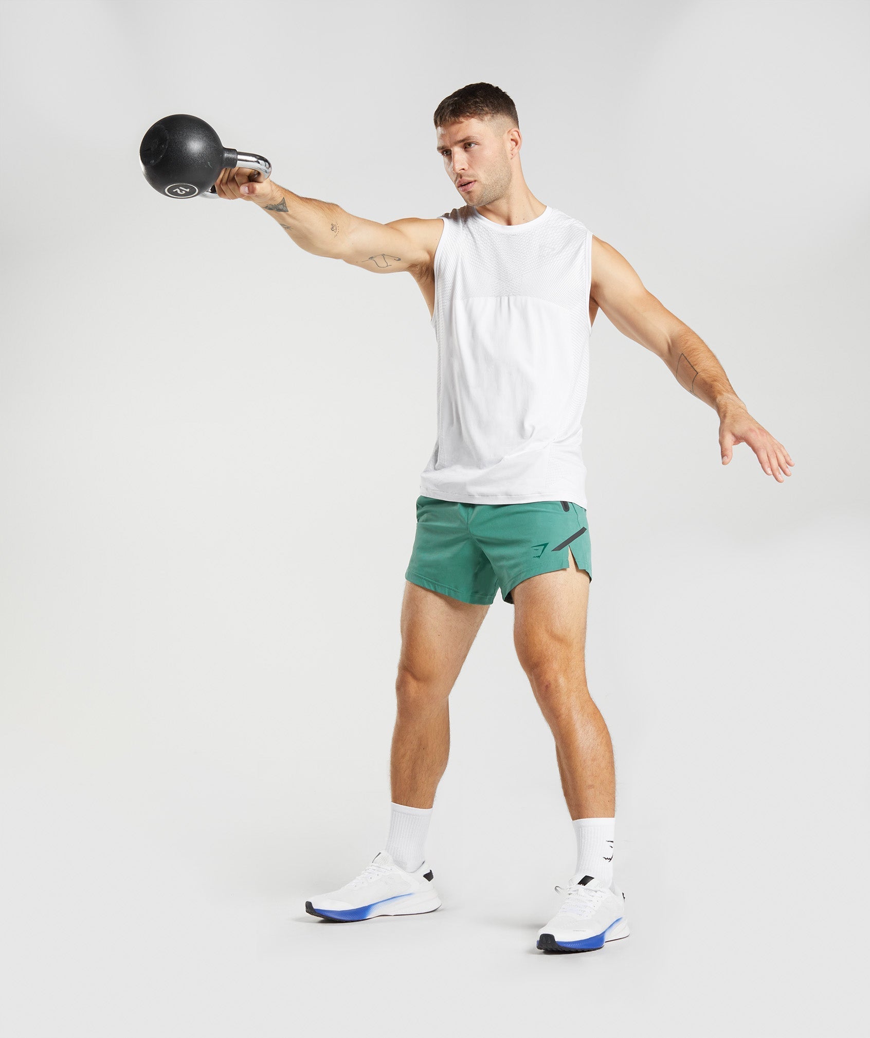 gymshark-apex-5-perform-shorts-hoya-green-aw22