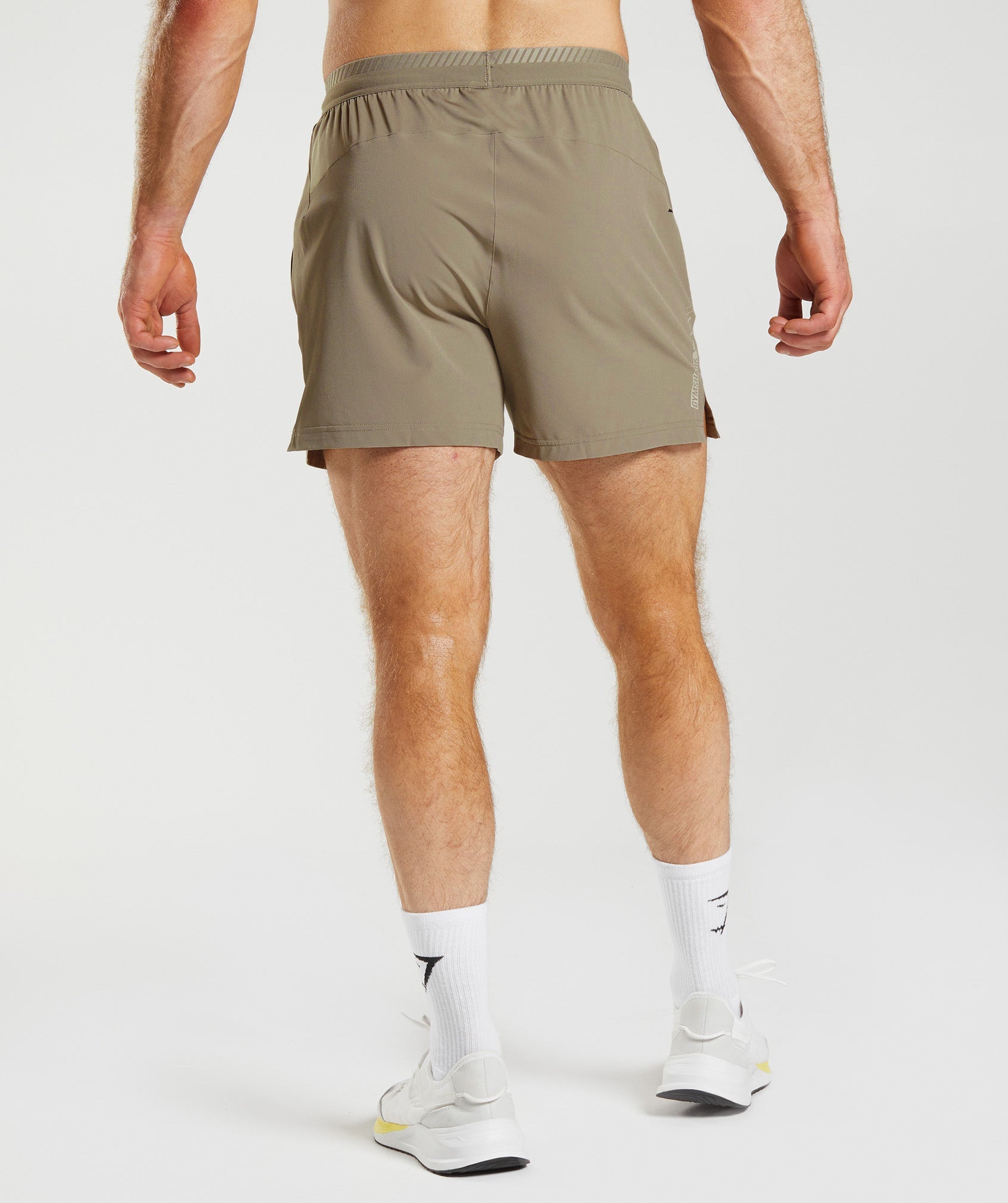 gymshark-apex-5-hybrid-shorts-earthy-brown-ss23
