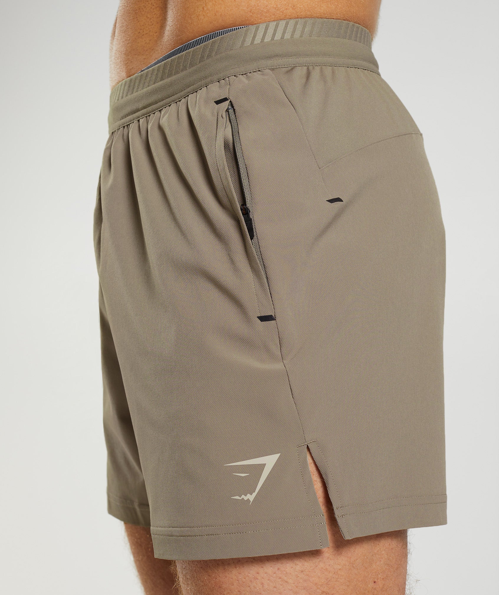 gymshark-apex-5-hybrid-shorts-earthy-brown-ss23
