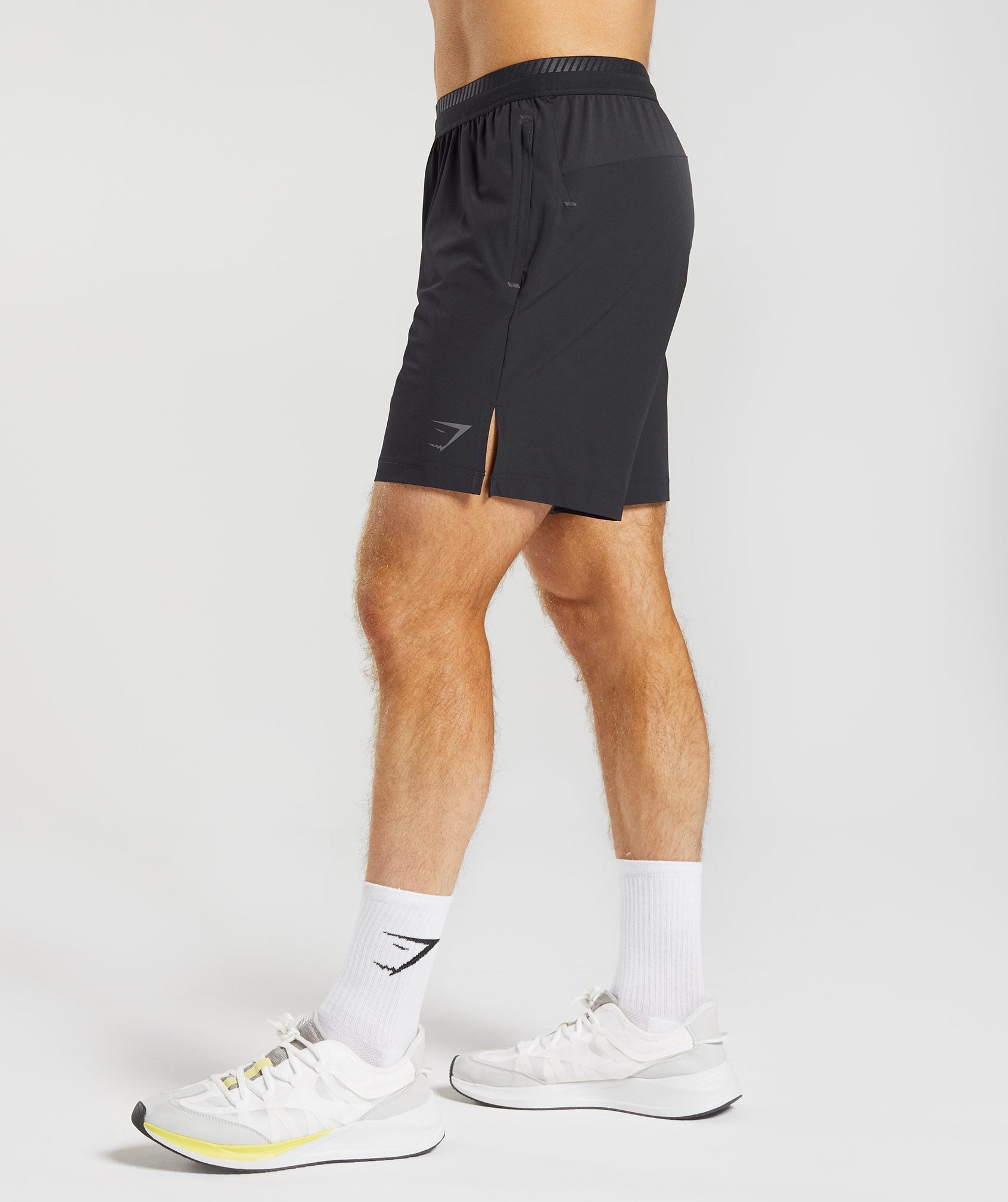 gymshark-apex-7-hybrid-shorts-black-ss23