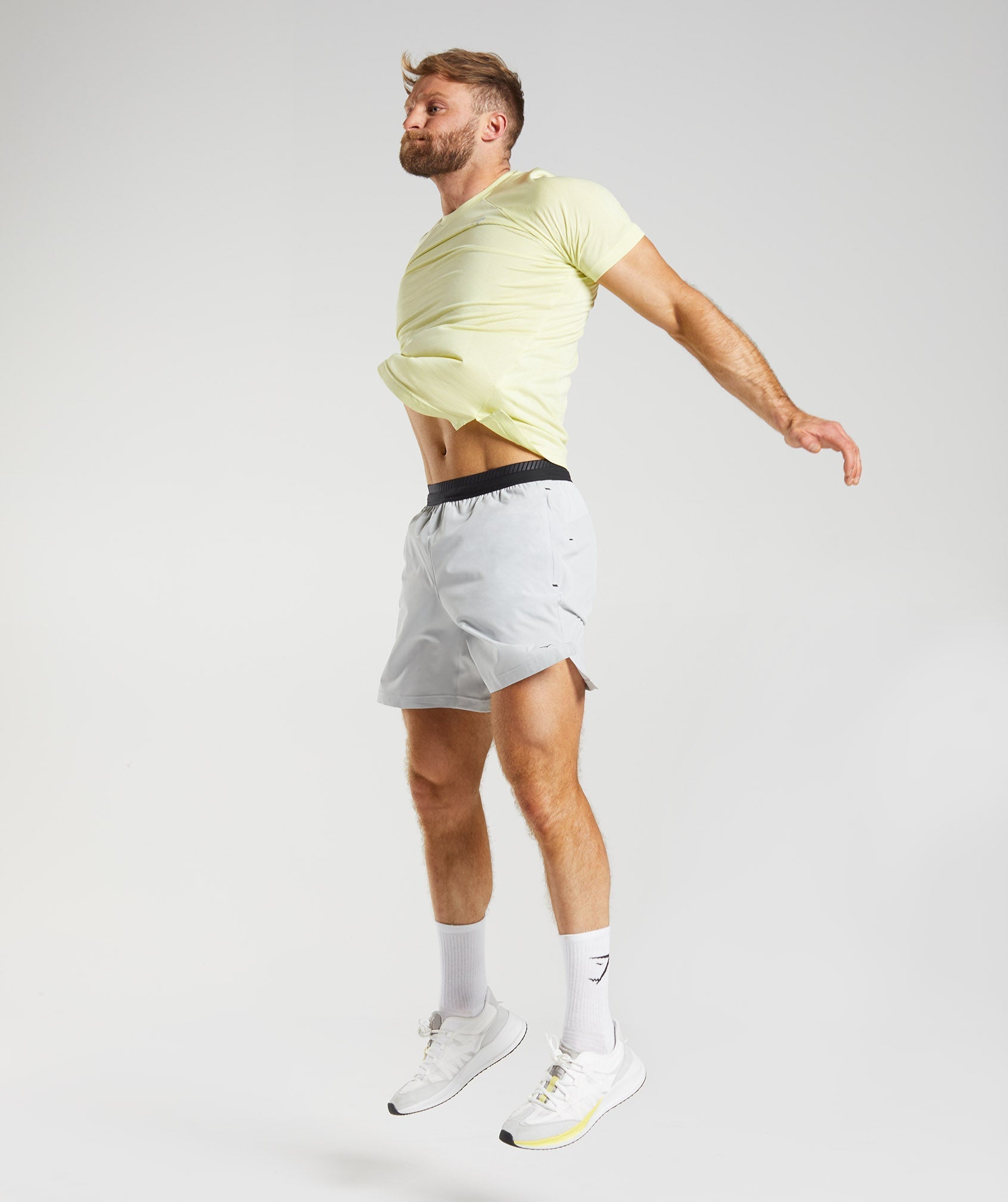 gymshark-apex-7-hybrid-shorts-light-grey-ss23