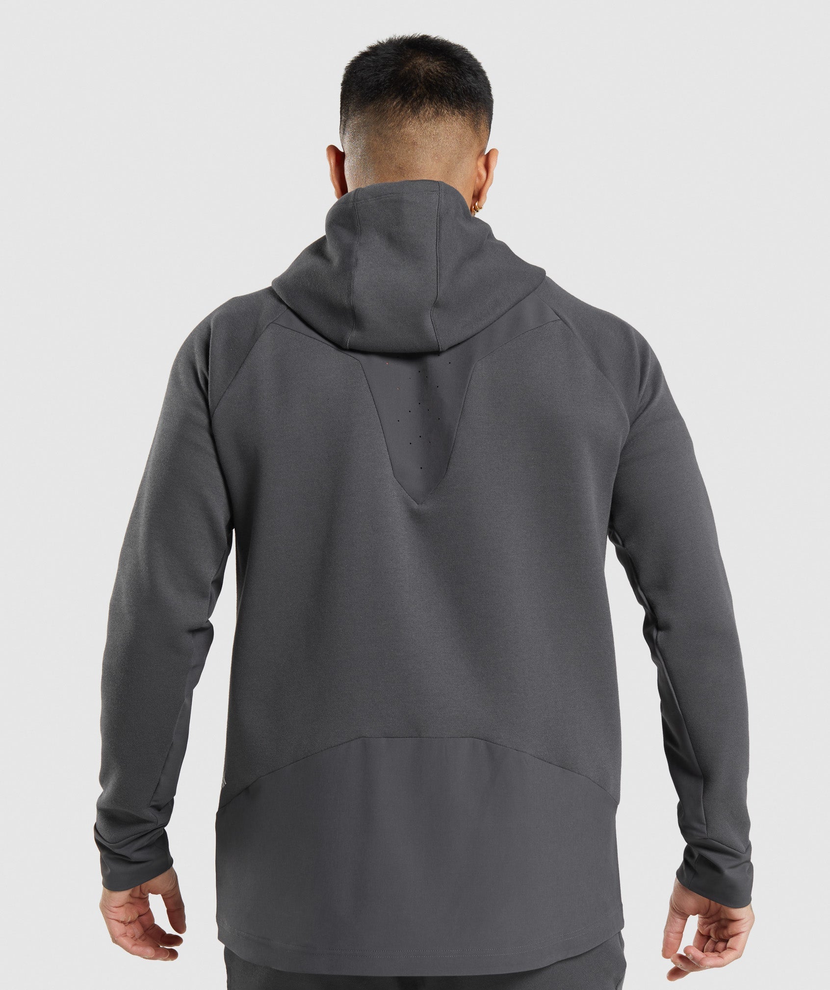 gymshark-apex-technical-jacket-onyx-grey-ss22