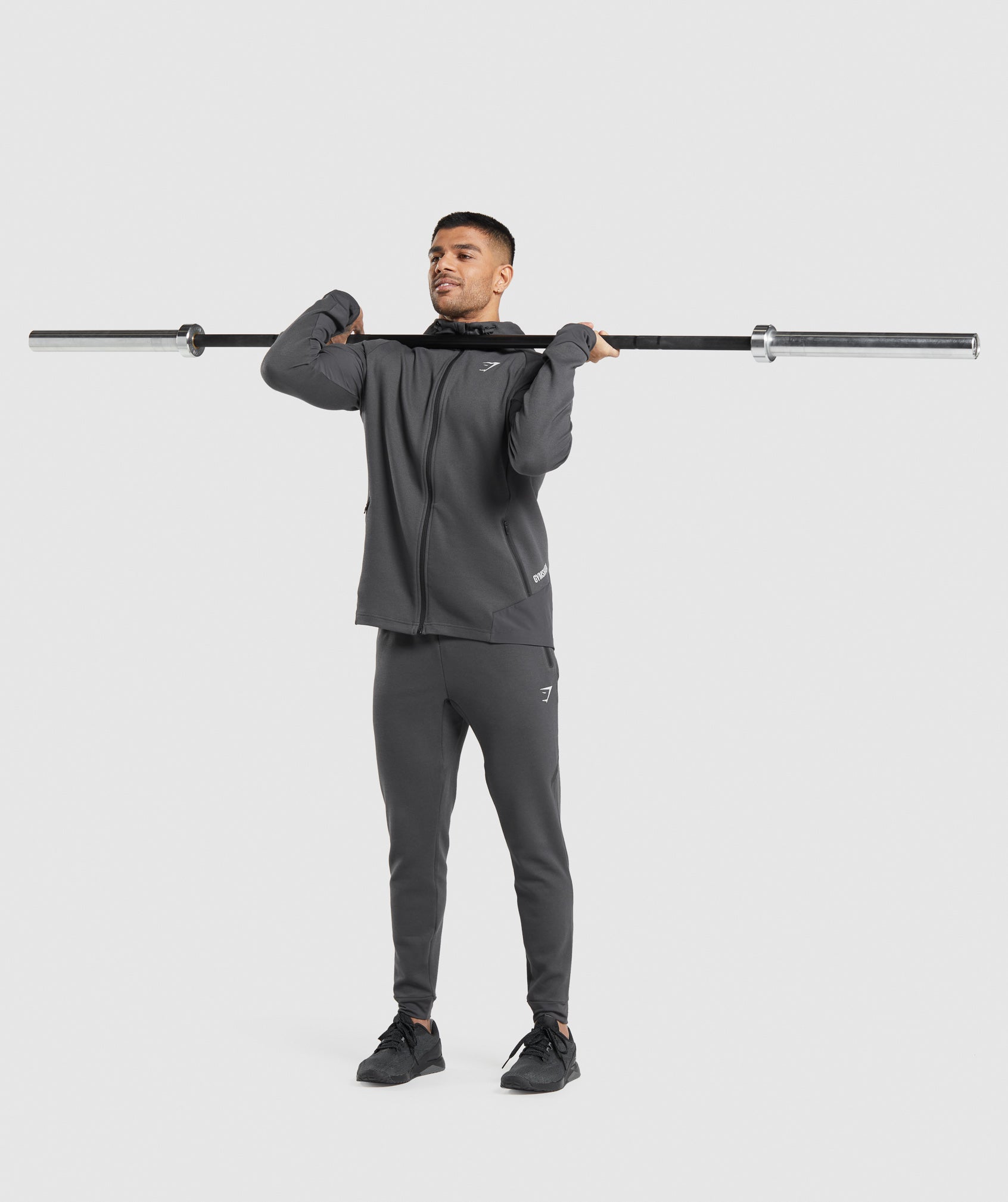 gymshark-apex-technical-jacket-onyx-grey-ss22