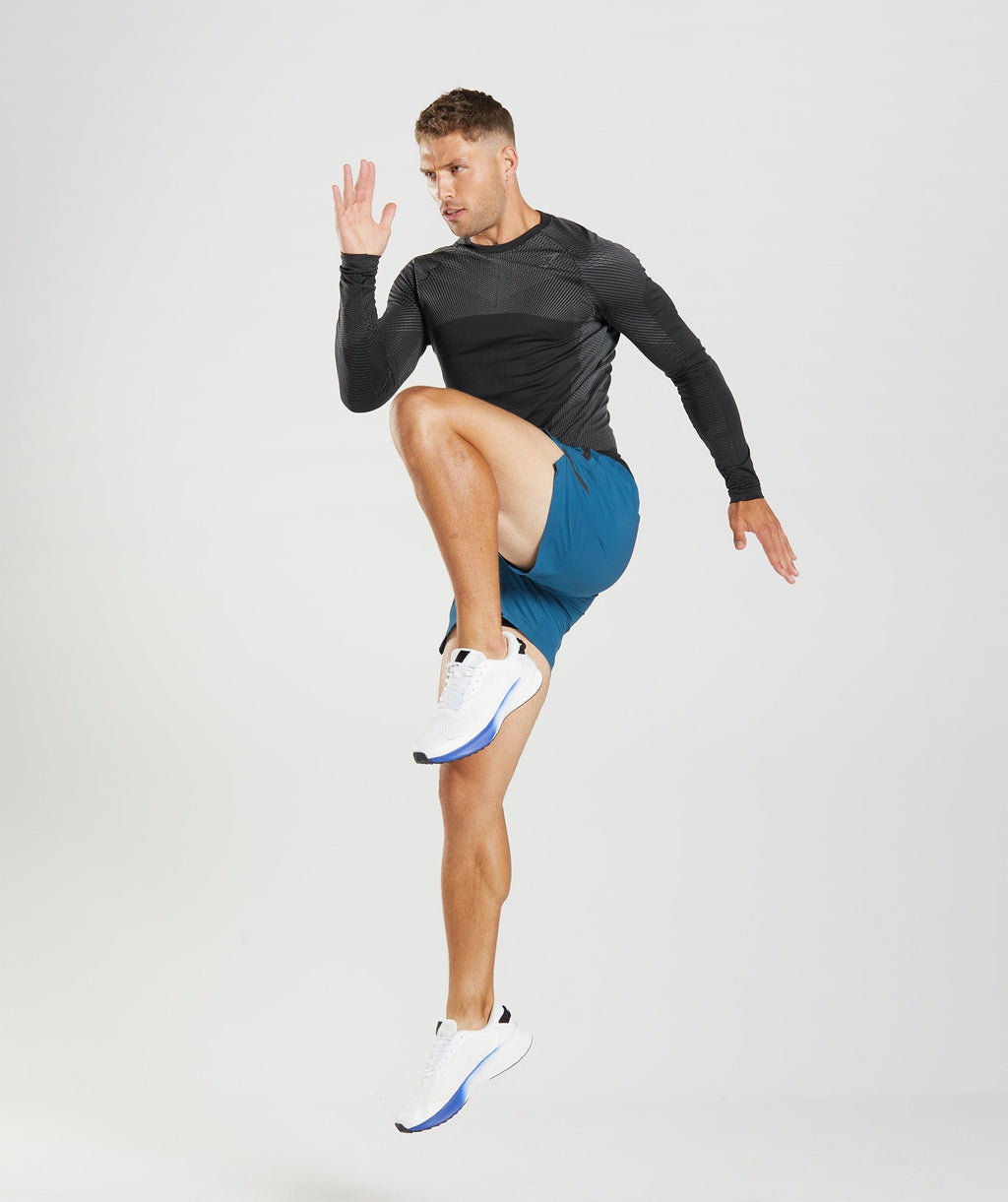 gymshark-apex-seamless-long-sleeve-t-shirt-black-silhouette-grey-aw22