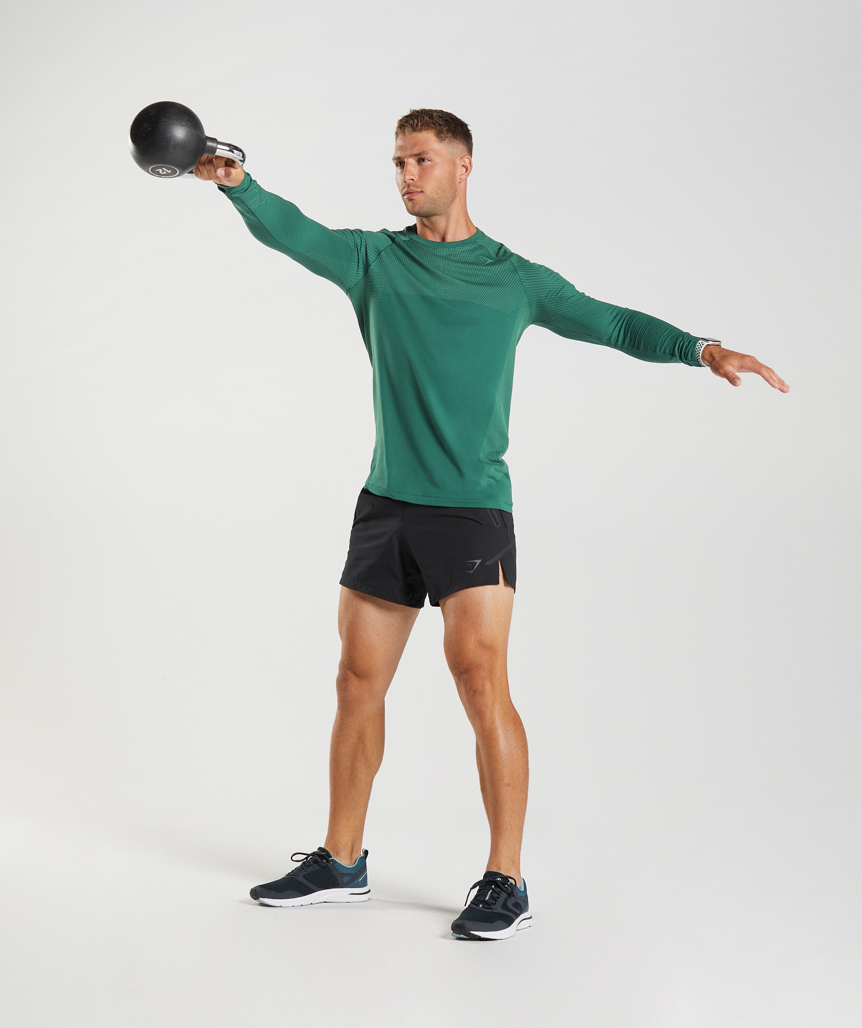 gymshark-apex-seamless-long-sleeve-t-shirt-woodland-green-hoya-green-aw22