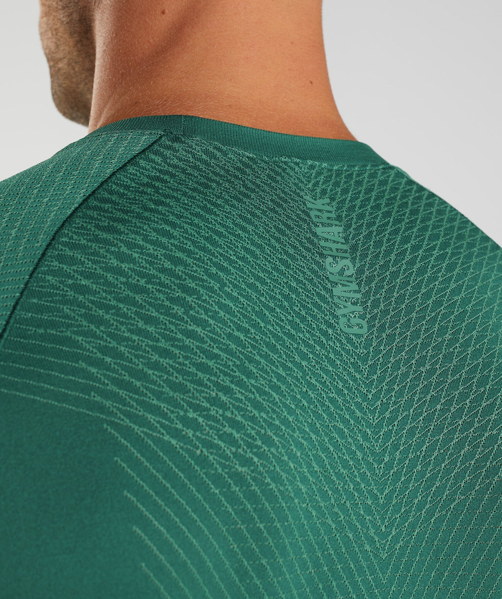 gymshark-apex-seamless-long-sleeve-t-shirt-woodland-green-hoya-green-aw22