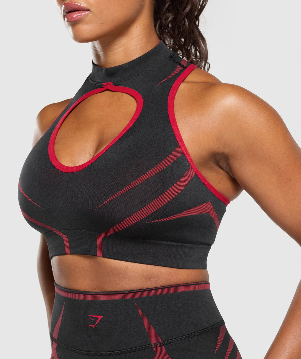 gymshark-apex-lift-seamless-crop-top-black-carmine-red-ss25