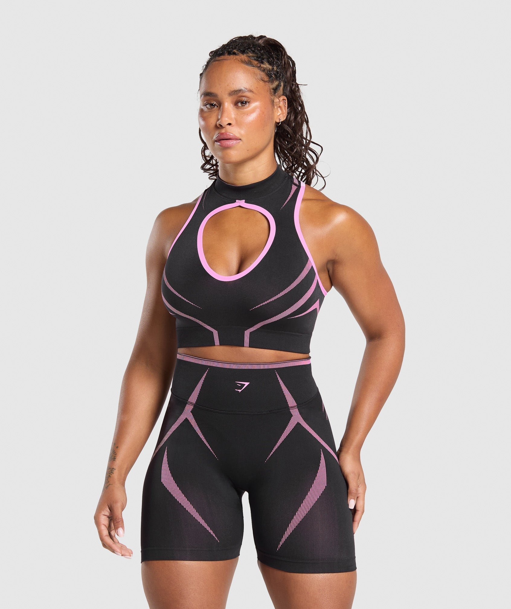 gymshark-apex-lift-seamless-crop-top-darkest-purple-sour-pink-ss25