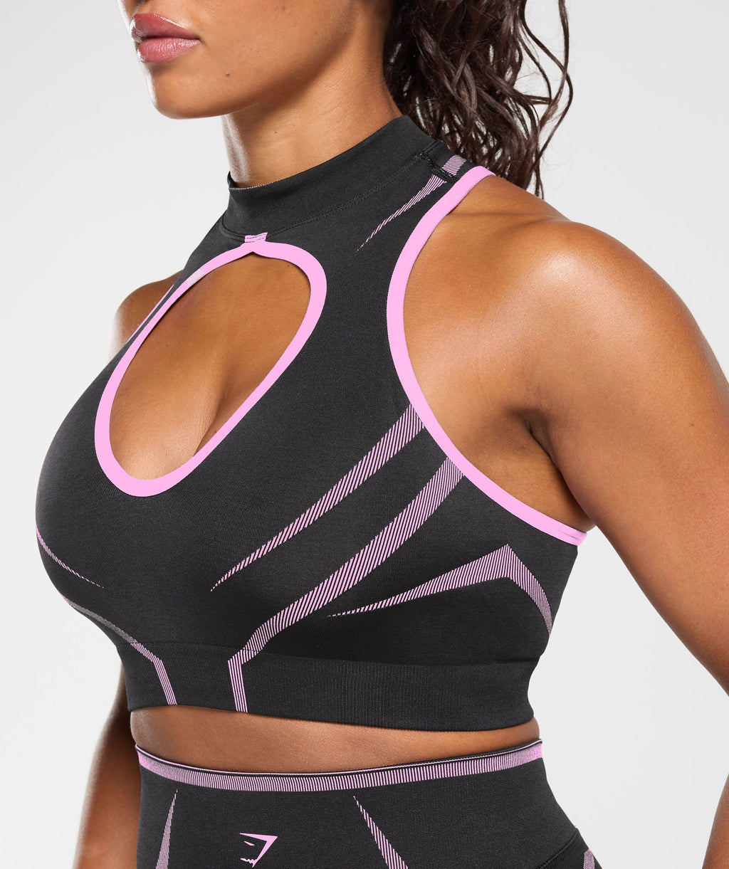 gymshark-apex-lift-seamless-crop-top-darkest-purple-sour-pink-ss25