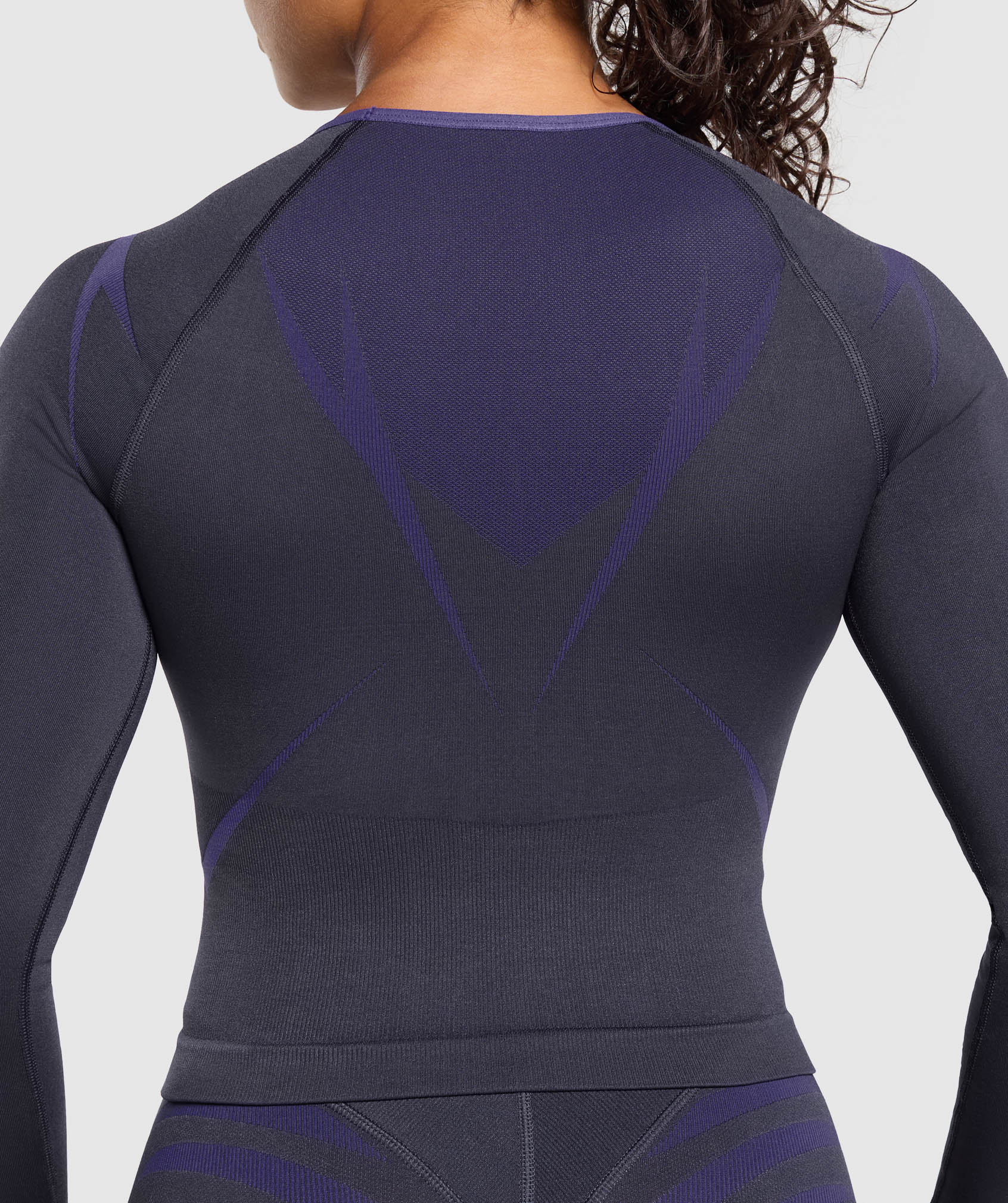 gymshark-apex-lift-seamless-long-sleeve-crop-top-heavy-blue-cobalt-purple-ss25