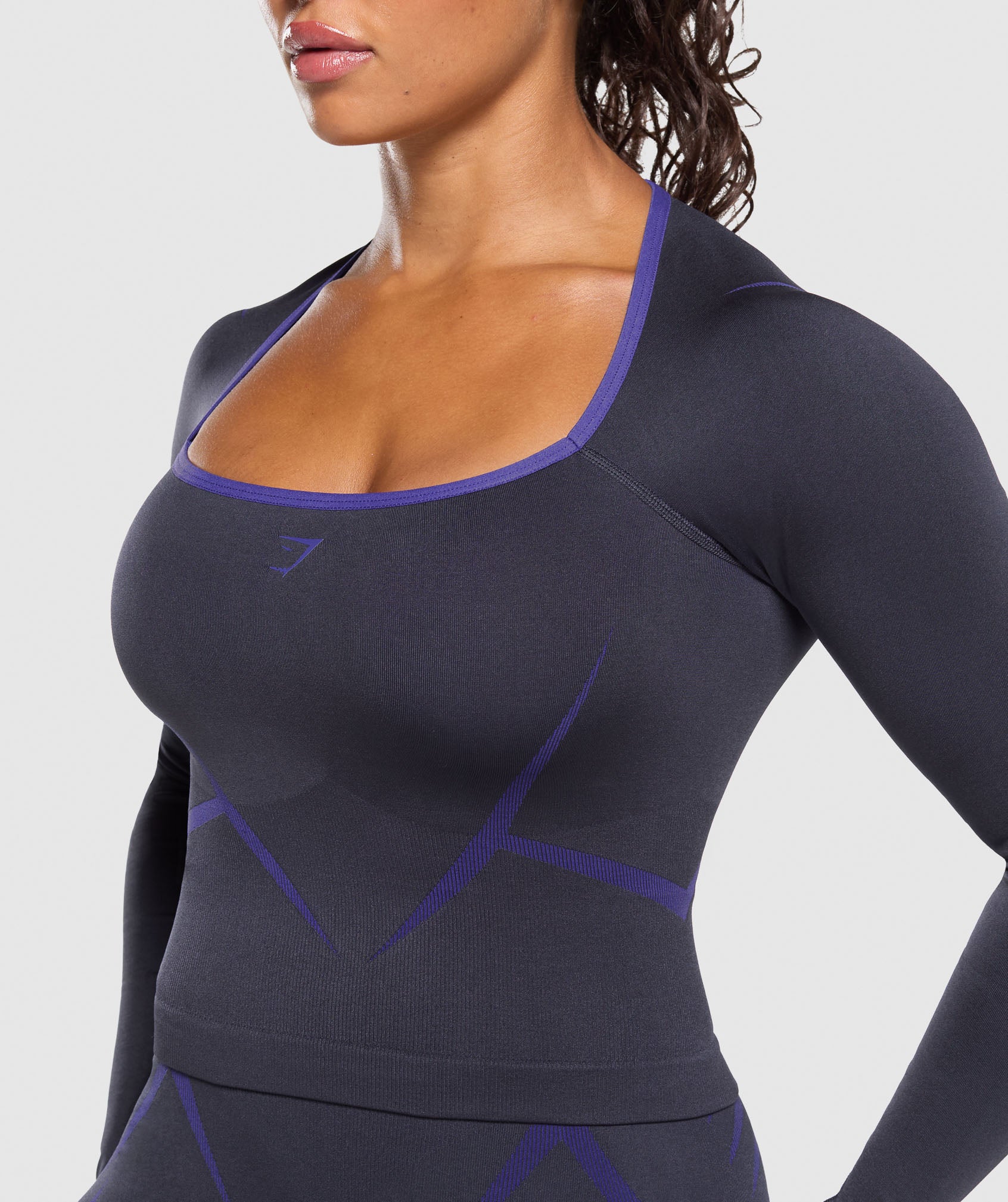 gymshark-apex-lift-seamless-long-sleeve-crop-top-heavy-blue-cobalt-purple-ss25