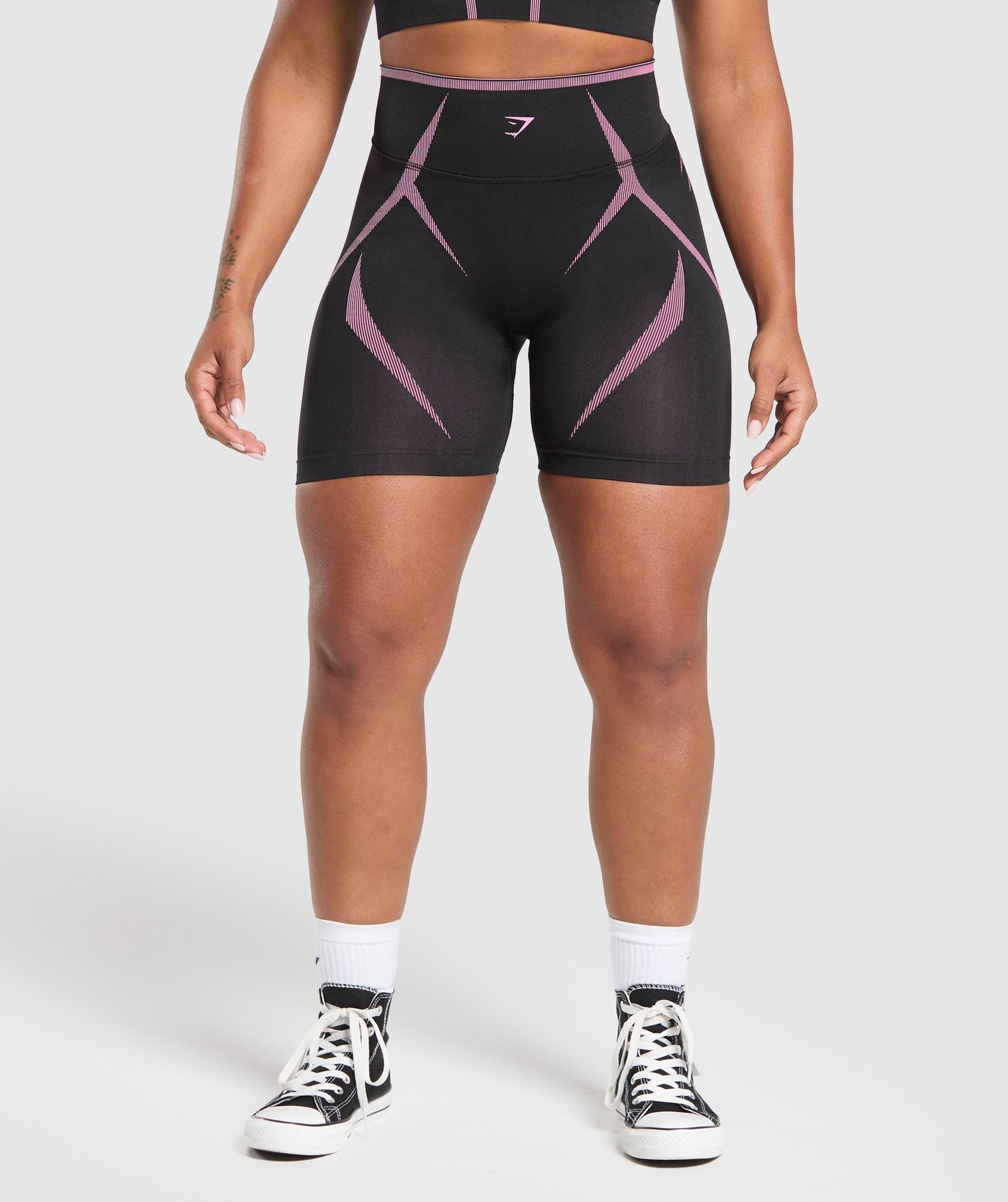 gymshark-apex-lift-seamless-shorts-darkest-purple-sour-pink-ss25