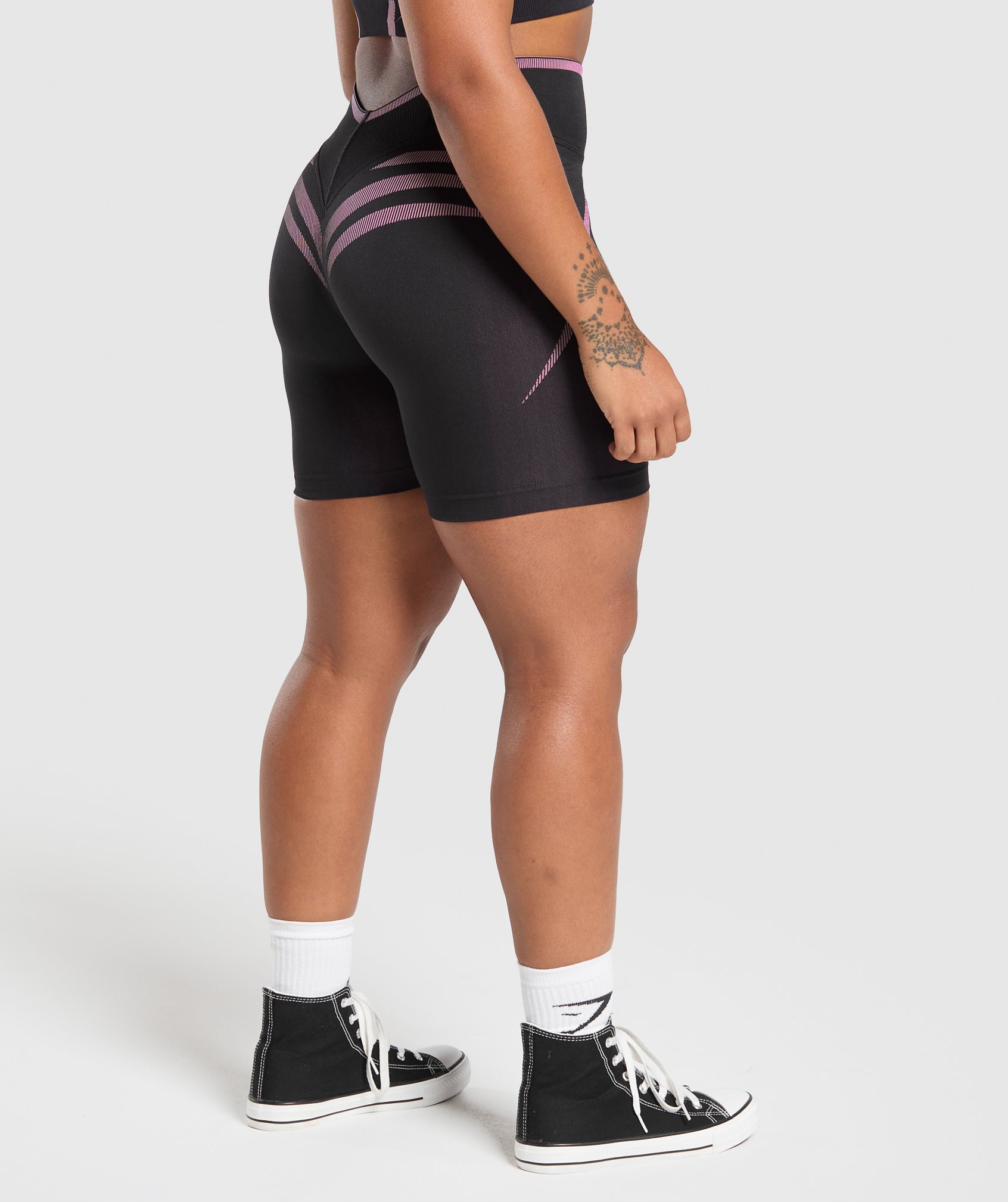 gymshark-apex-lift-seamless-shorts-darkest-purple-sour-pink-ss25
