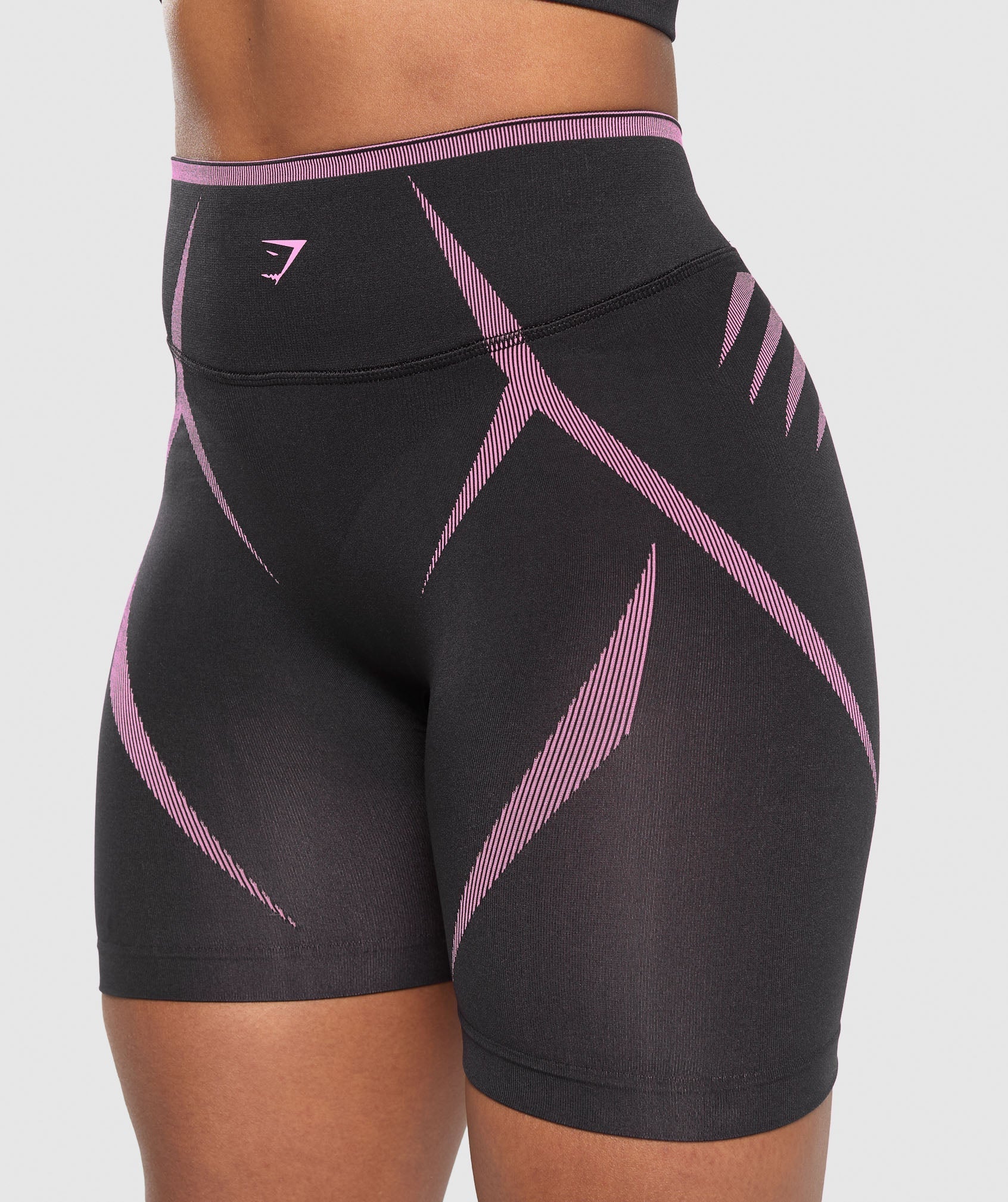 gymshark-apex-lift-seamless-shorts-darkest-purple-sour-pink-ss25