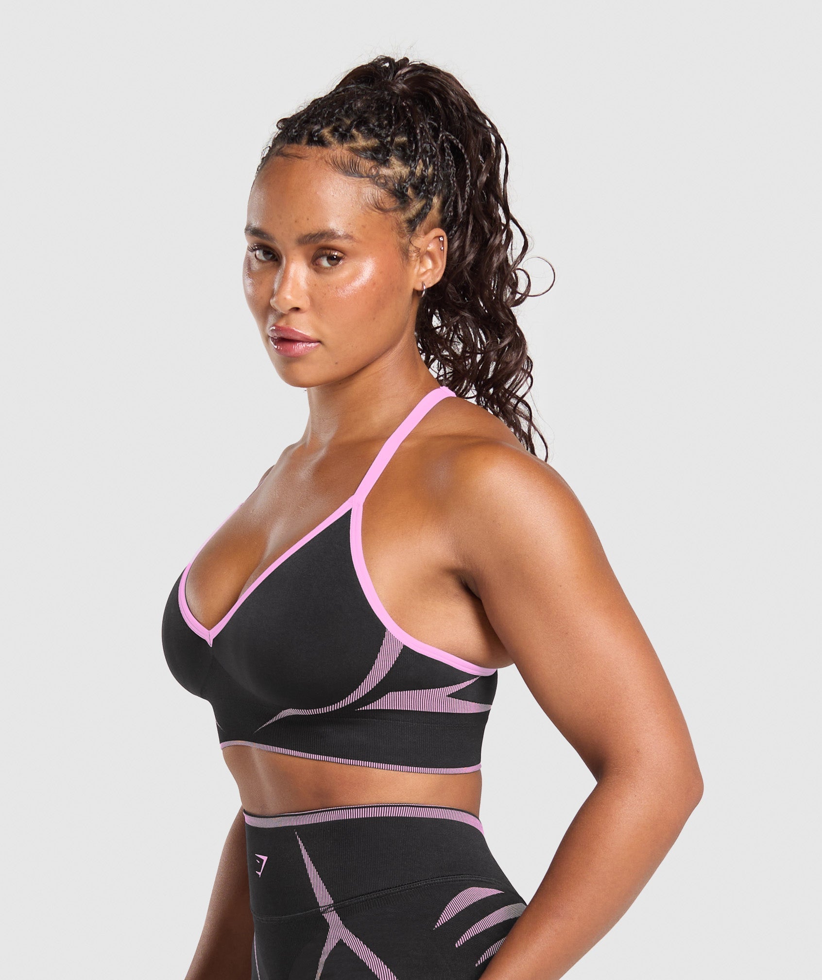 gymshark-apex-lift-seamless-sports-bra-sports-bras-purple-ss25