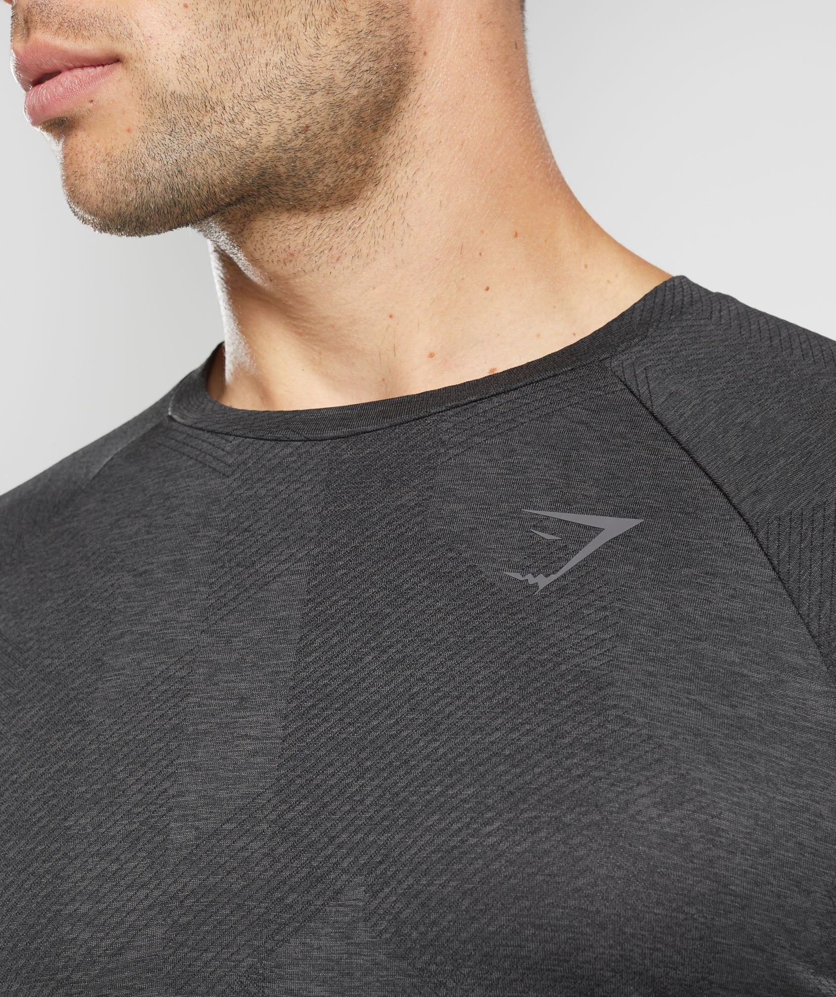 gymshark-apex-long-sleeve-t-shirt-black-onyx-grey-aw23