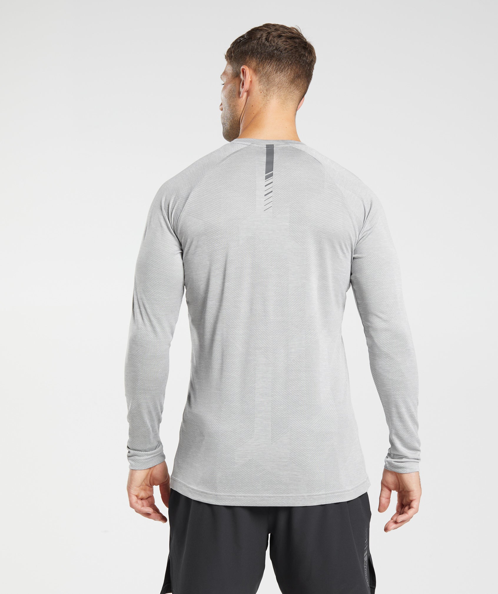 gymshark-apex-long-sleeve-t-shirt-light-grey-smokey-grey-aw23