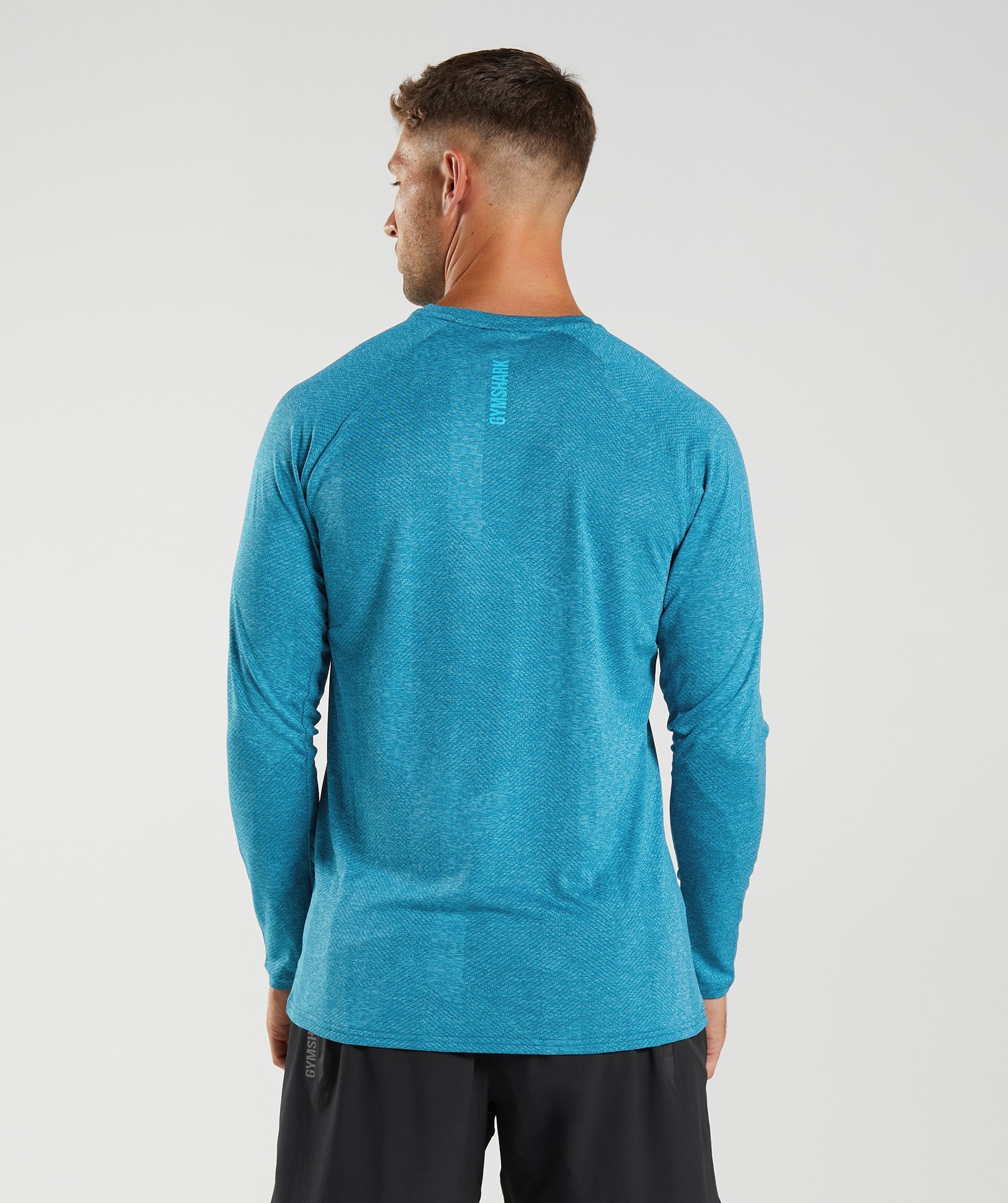gymshark-apex-long-sleeve-t-shirt-atlantic-blue-shark-blue-aw22