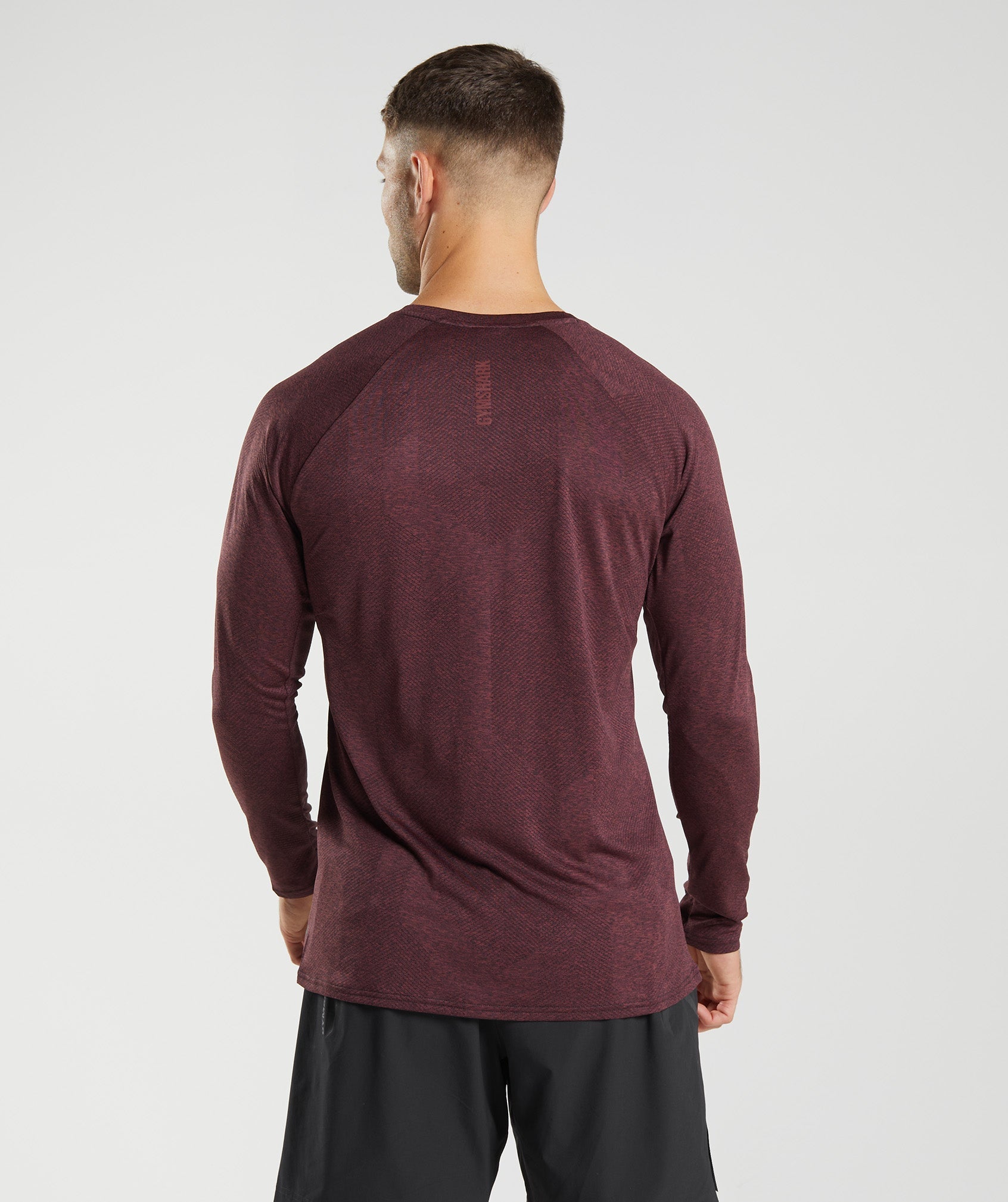 gymshark-apex-long-sleeve-t-shirt-cherry-brown-aw22