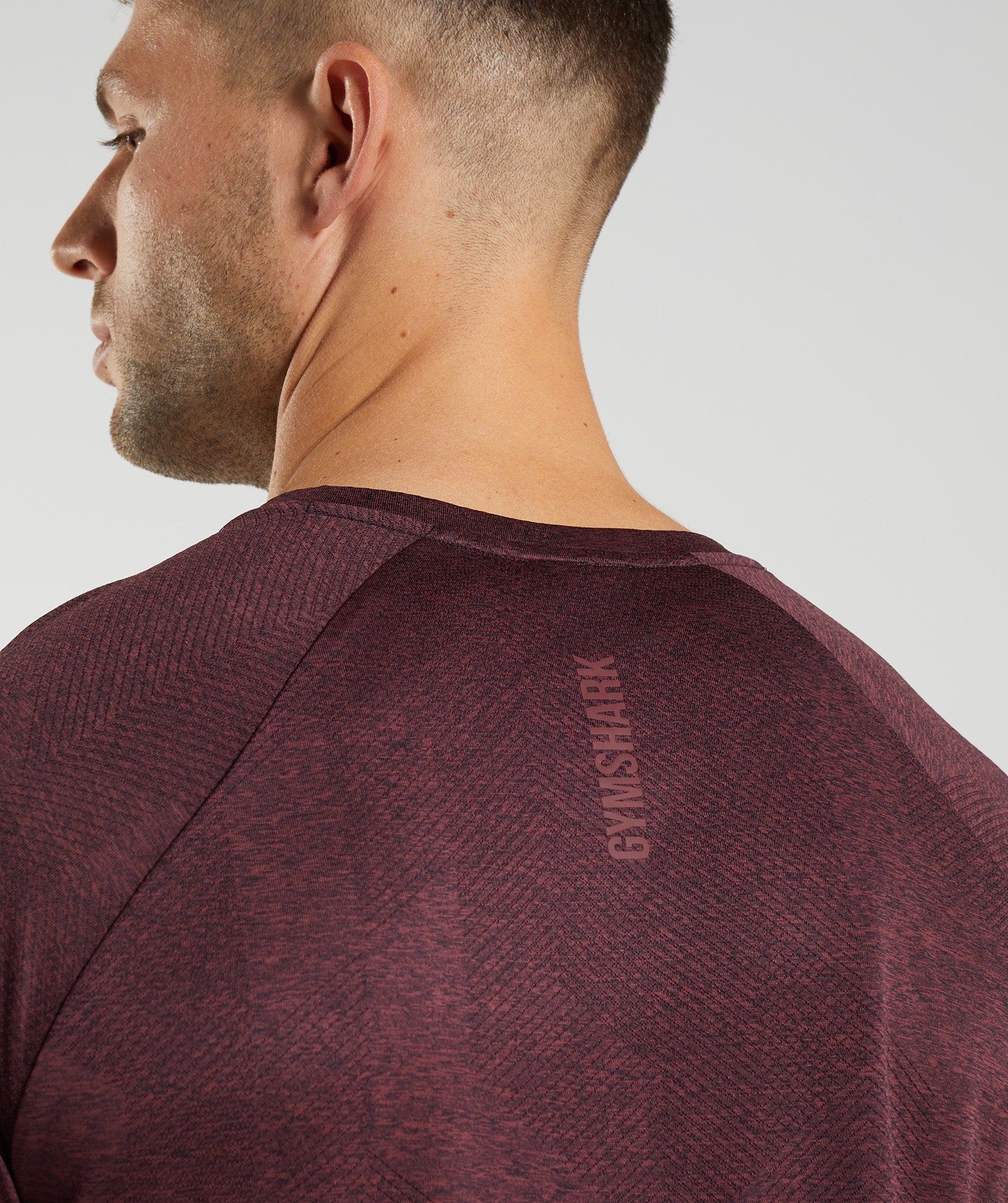 gymshark-apex-long-sleeve-t-shirt-cherry-brown-aw22
