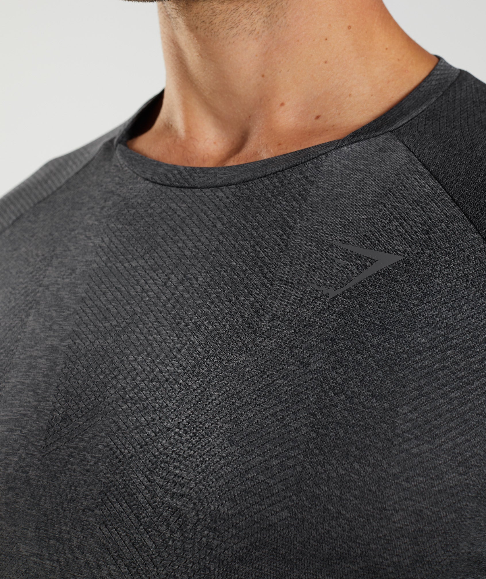 gymshark-apex-long-sleeve-t-shirt-black-silhouette-grey-aw22