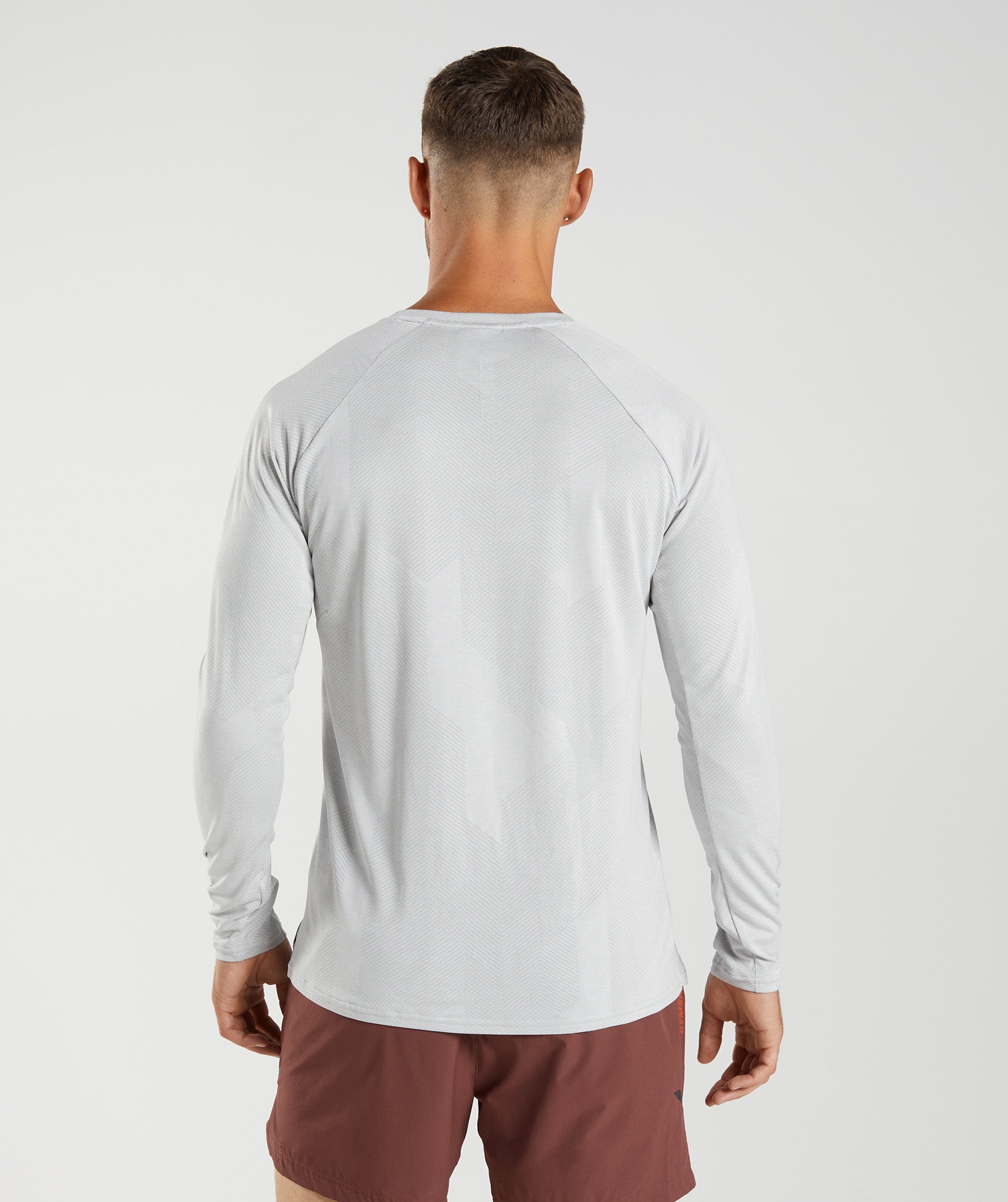 gymshark-apex-long-sleeve-t-shirt-light-grey-white-aw22