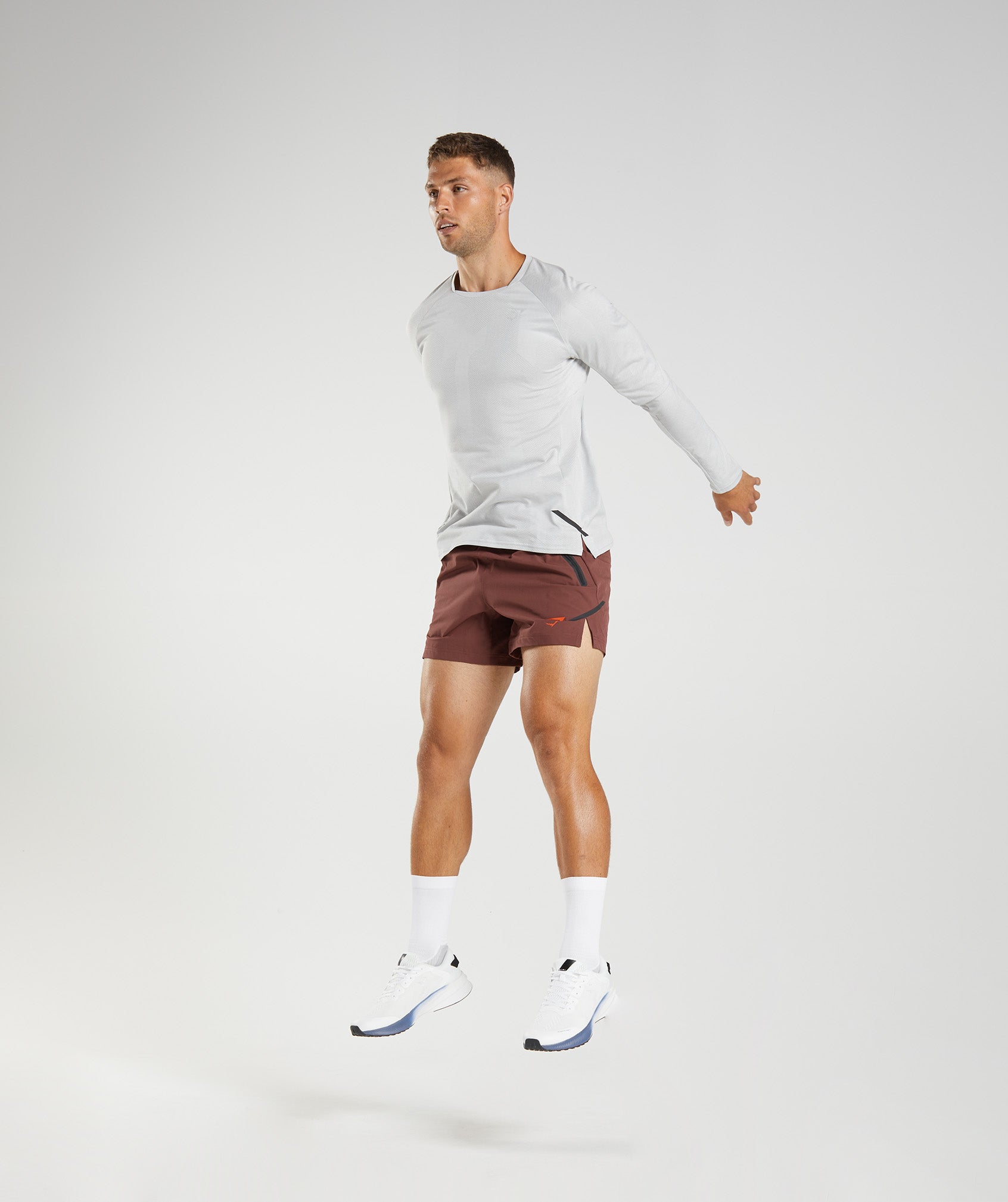 gymshark-apex-long-sleeve-t-shirt-light-grey-white-aw22
