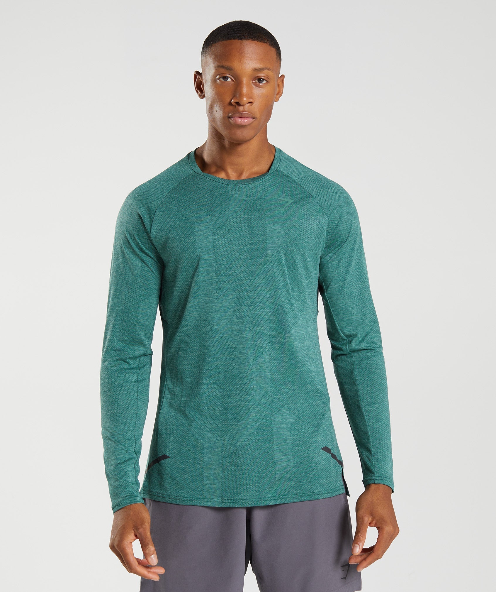 gymshark-apex-long-sleeve-t-shirt-woodland-green-hoya-green-aw22