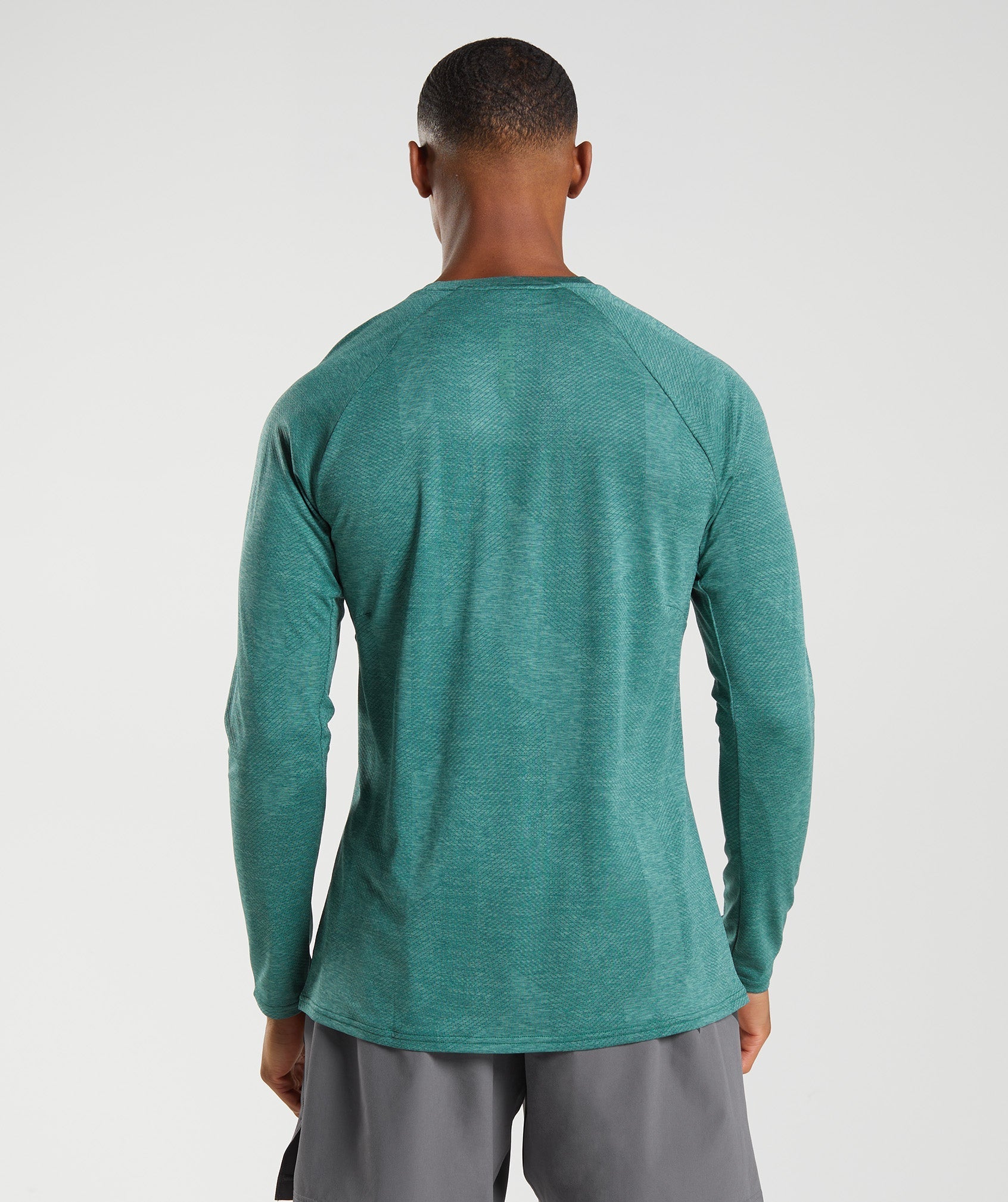 gymshark-apex-long-sleeve-t-shirt-woodland-green-hoya-green-aw22