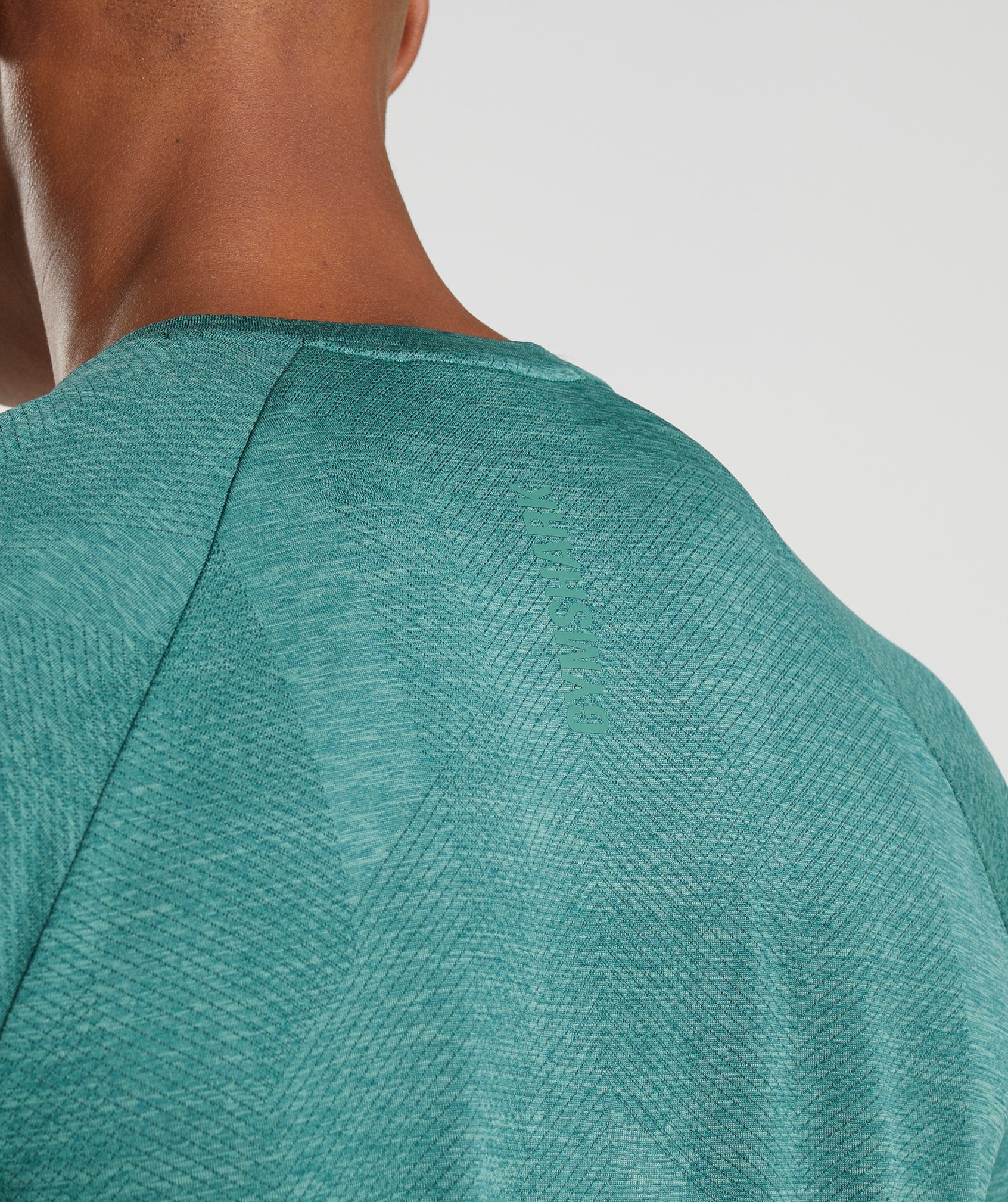 gymshark-apex-long-sleeve-t-shirt-woodland-green-hoya-green-aw22