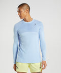 gymshark-apex-seamless-long-sleeve-t-shirt-linen-blue-court-blue-ss22