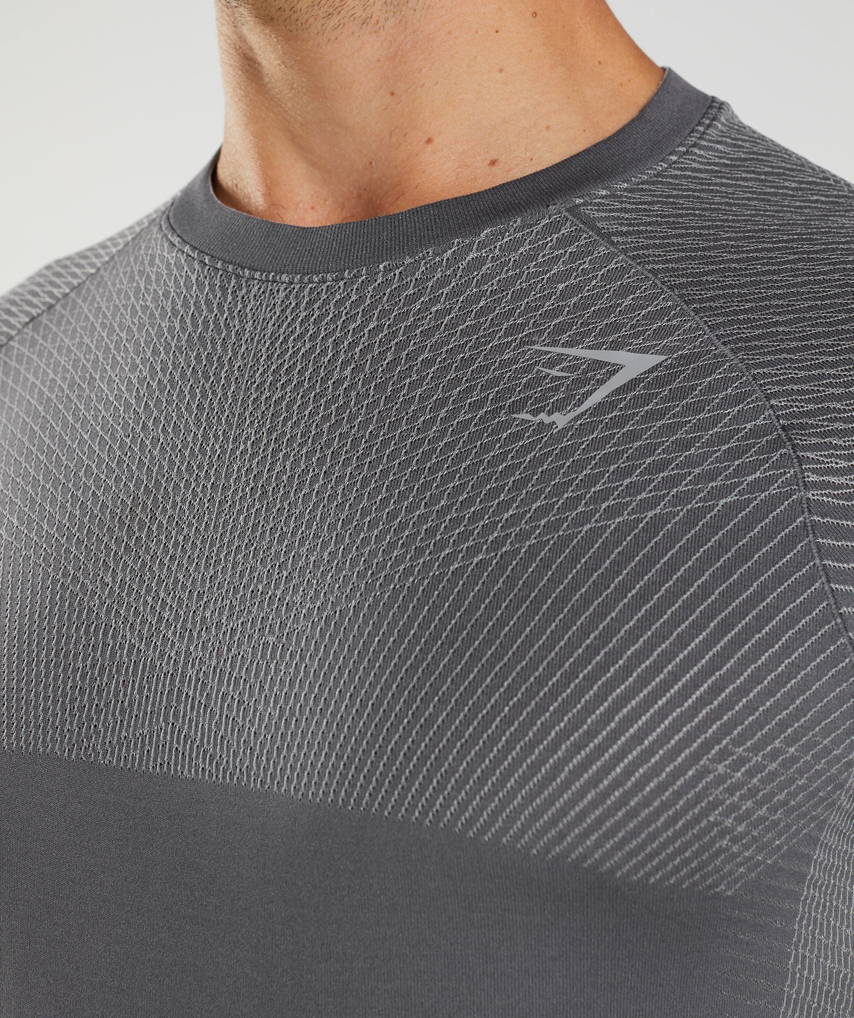 gymshark-apex-seamless-long-sleeve-t-shirt-silhouette-grey-smokey-grey-aw22