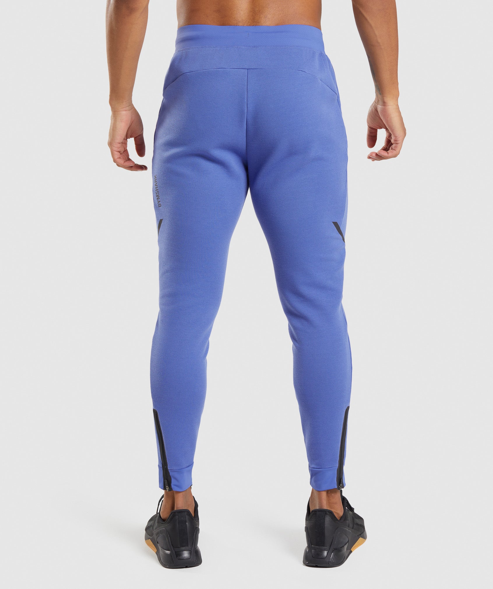 gymshark-apex-technical-joggers-court-blue-ss22