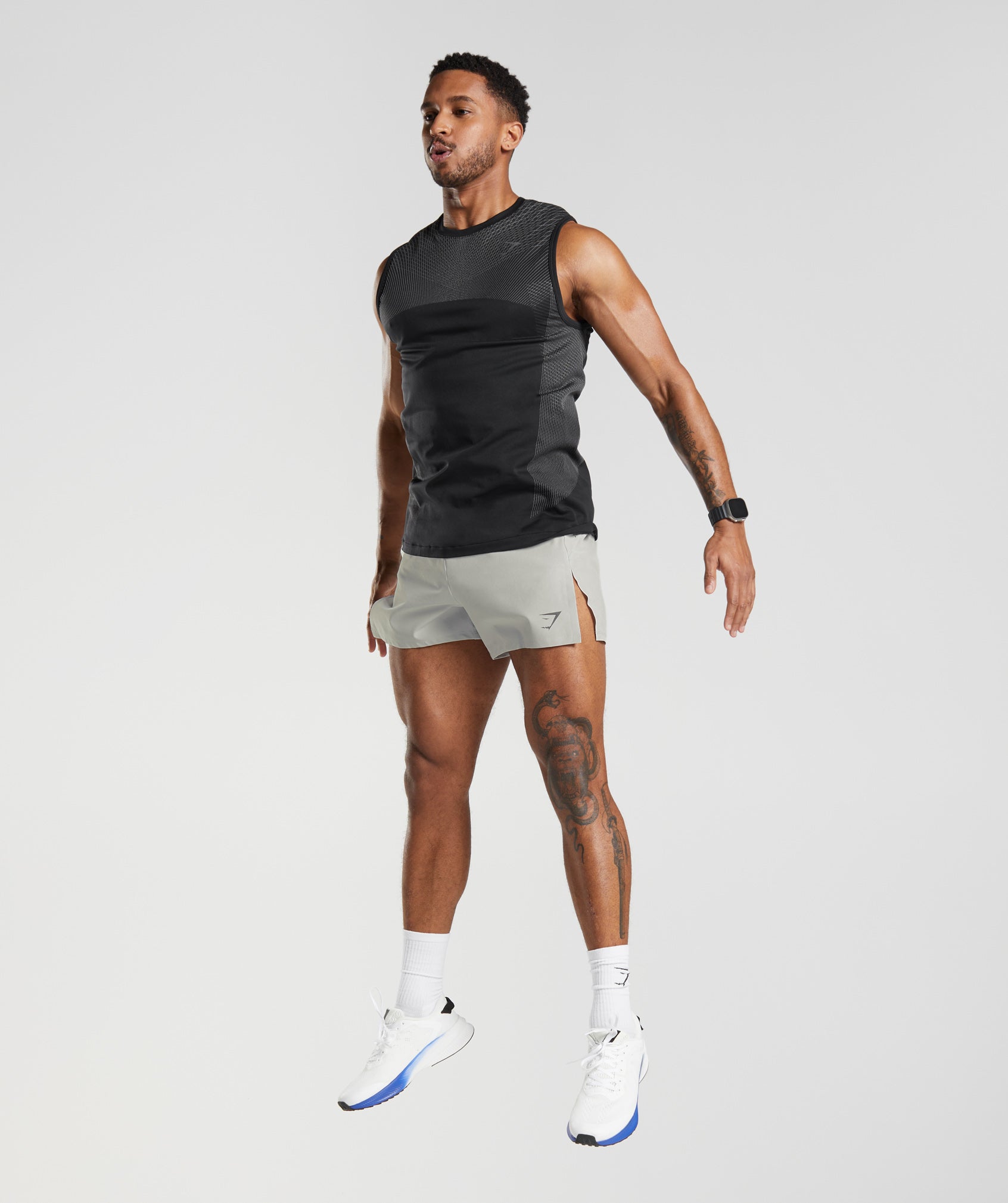 gymshark-apex-run-4-shorts-light-grey-ss23