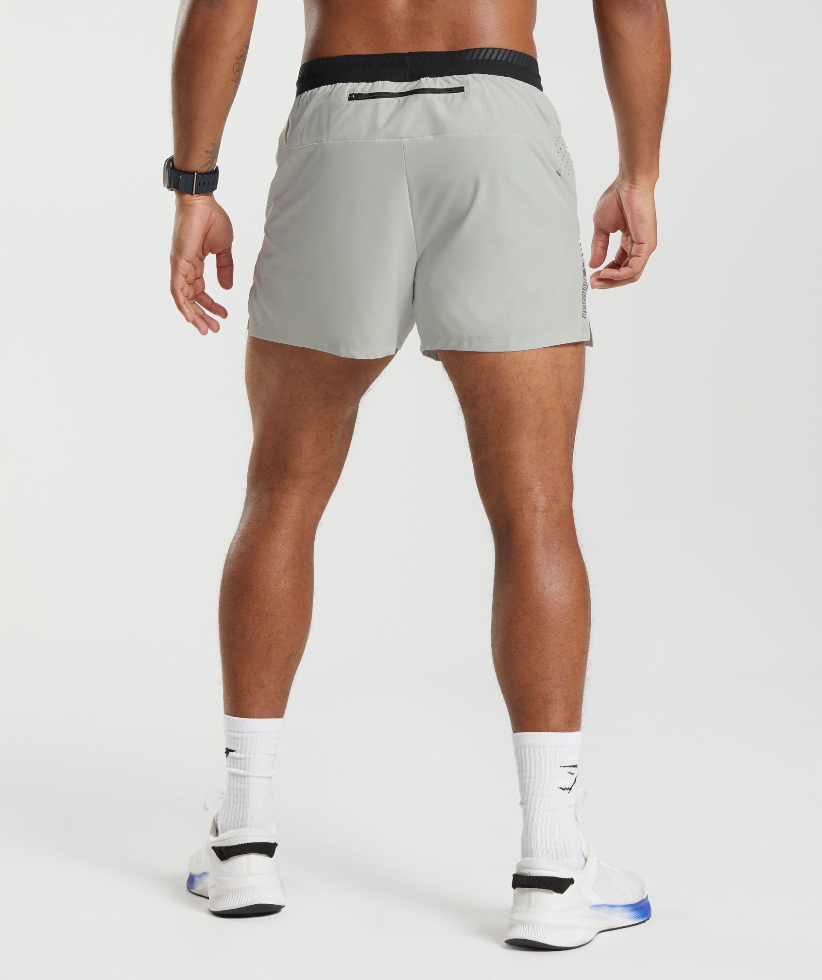 gymshark-apex-run-4-shorts-light-grey-ss23