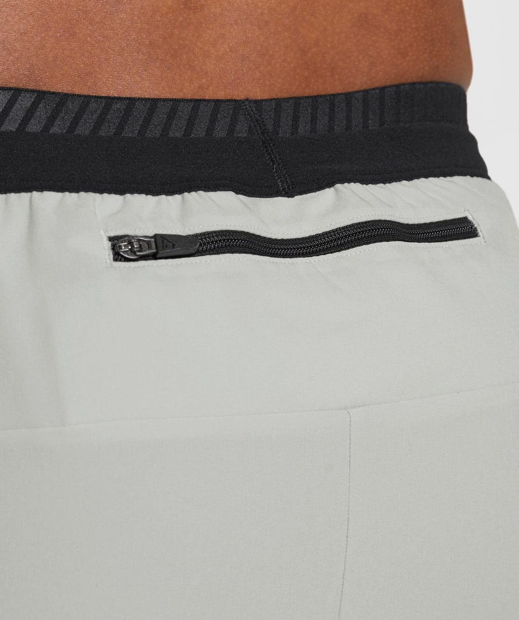 gymshark-apex-run-4-shorts-light-grey-ss23