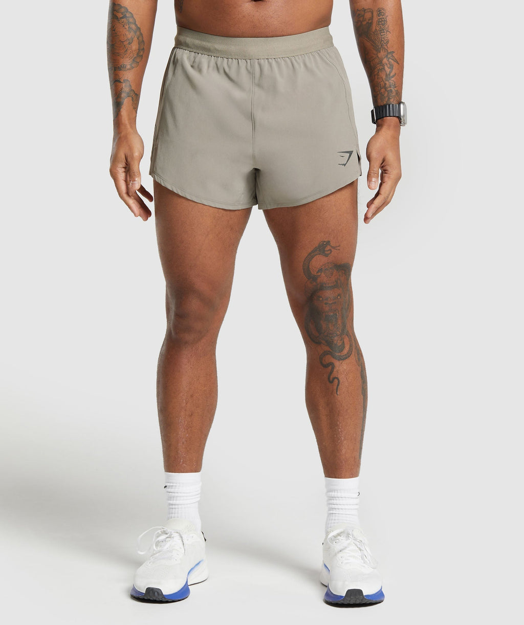 gymshark-apex-run-5-shorts-linen-brown-ss24