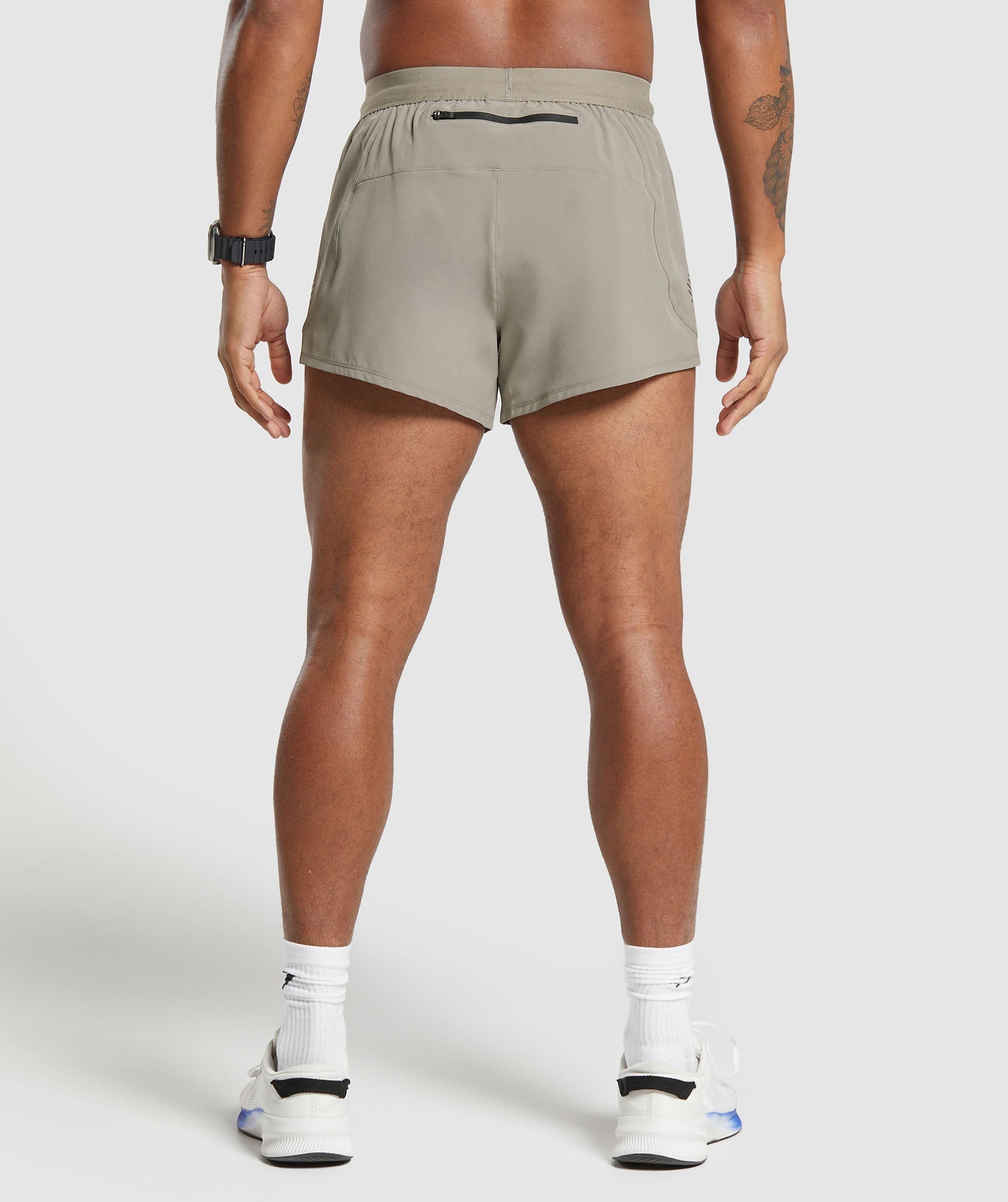 gymshark-apex-run-5-shorts-linen-brown-ss24