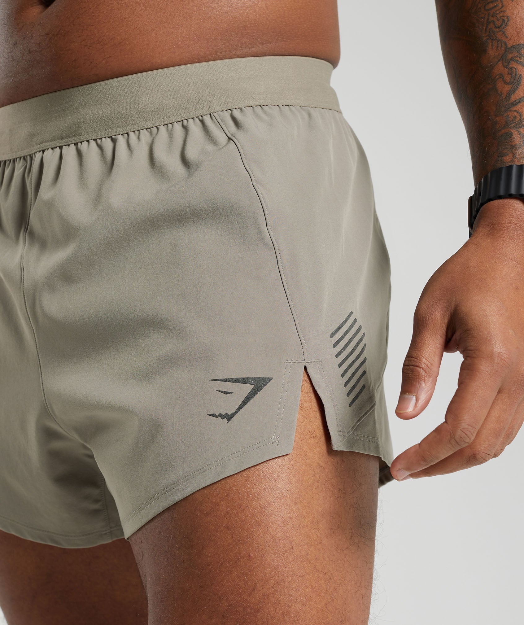gymshark-apex-run-5-shorts-linen-brown-ss24
