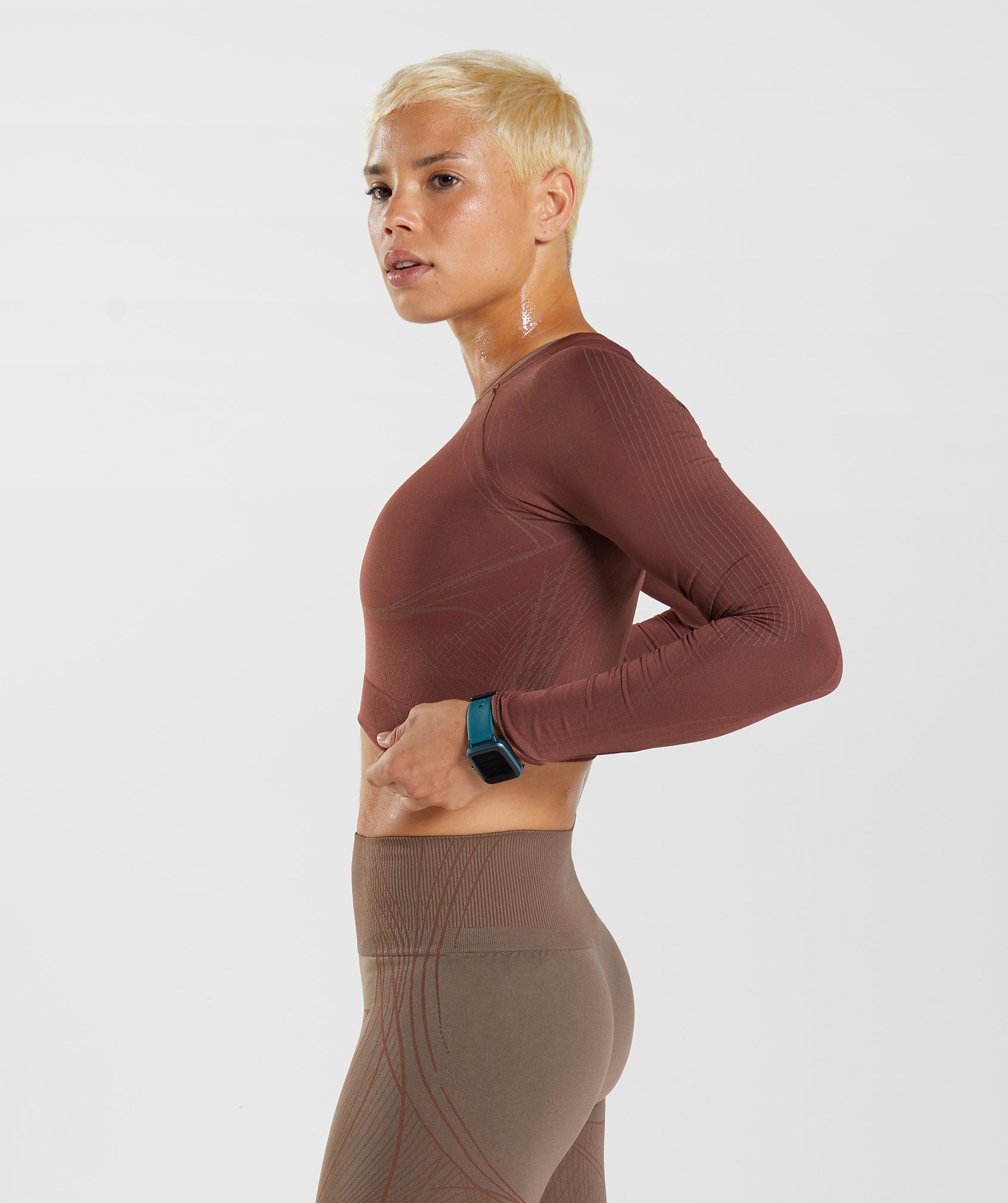 gymshark-apex-seamless-crop-top-cherry-brown-truffle-brown-aw22