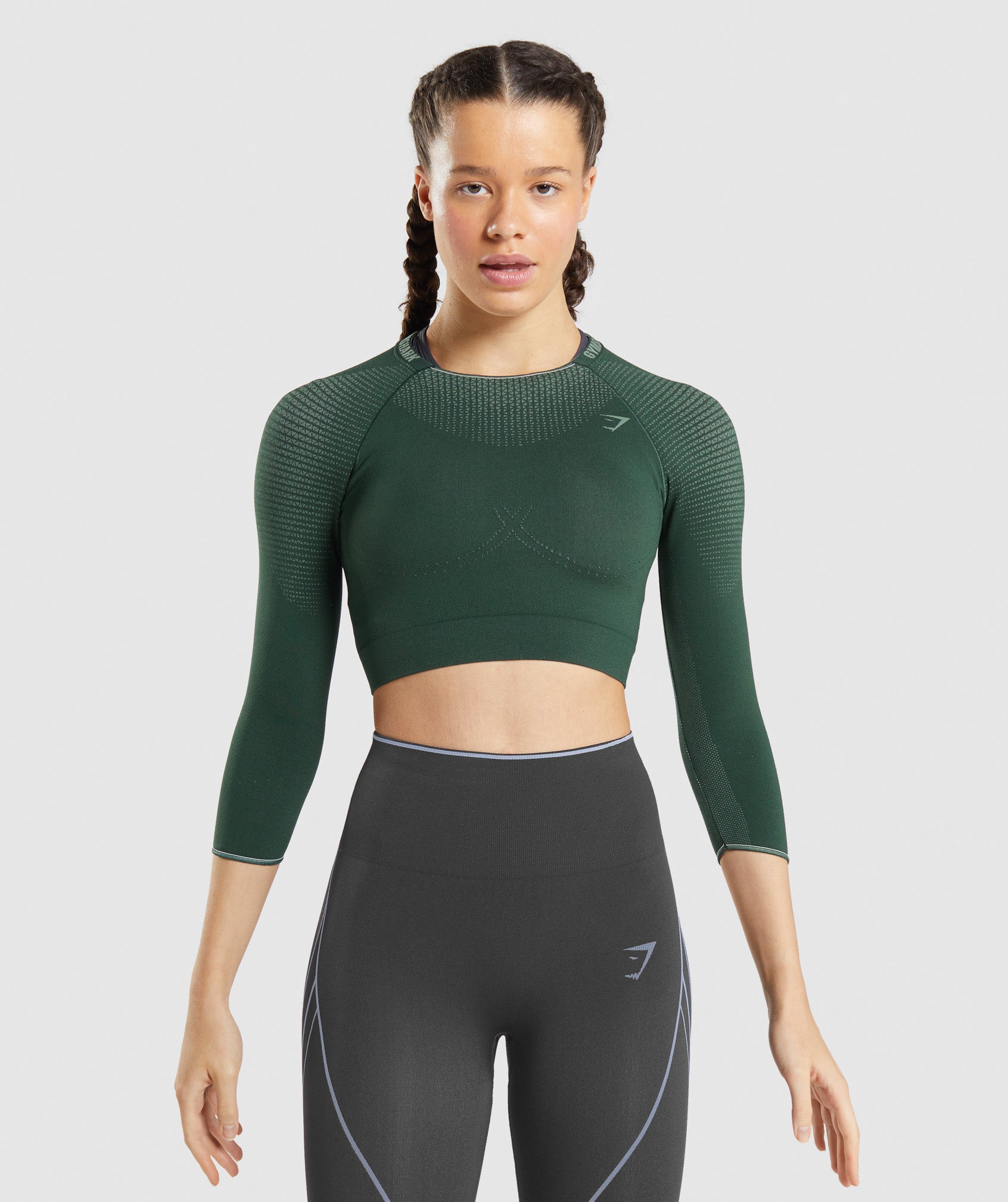 gymshark-apex-seamless-crop-top-obsidian-green-cucumber-green-ss22