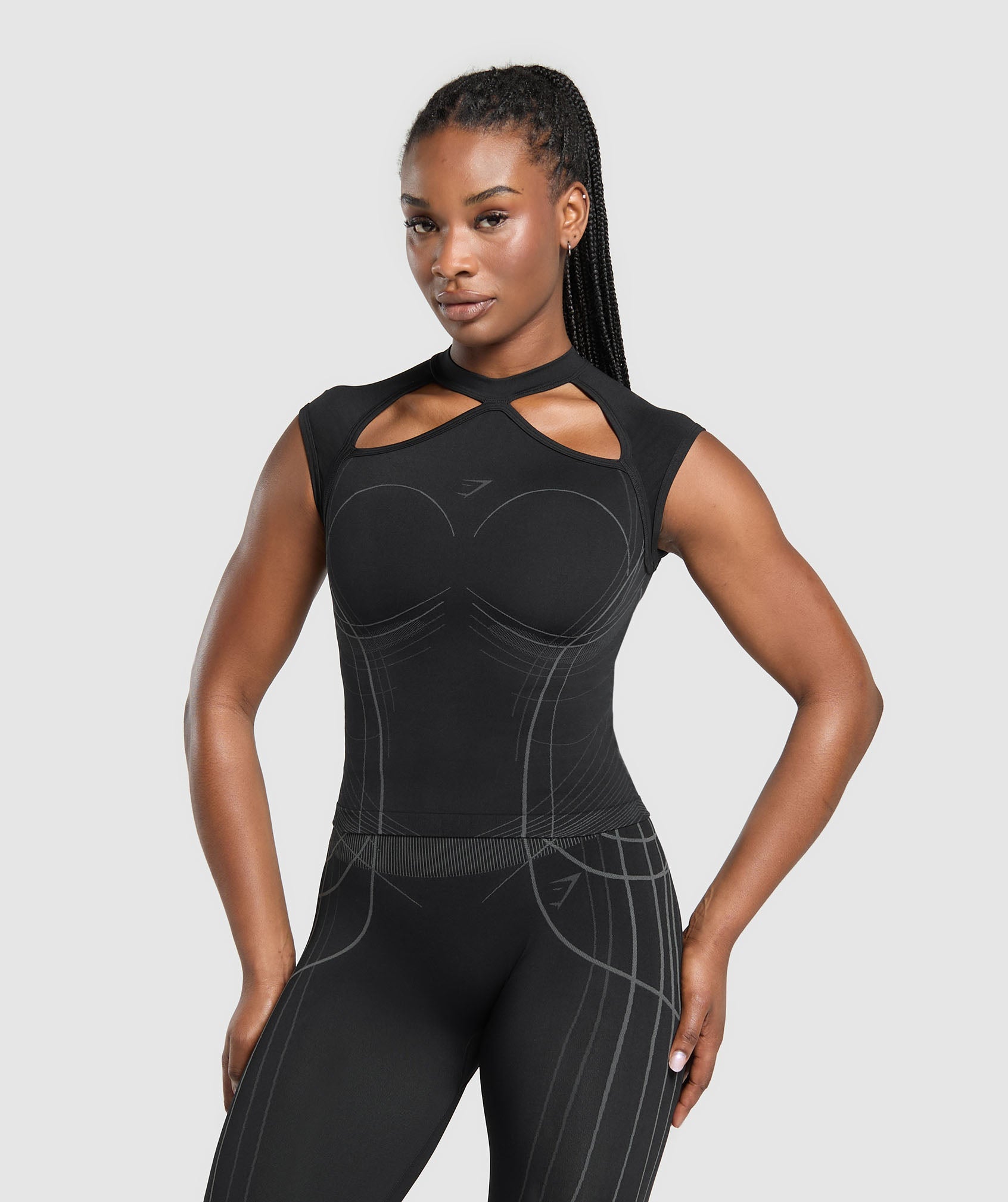 gymshark-apex-seamless-midi-t-shirt-black-graphite-grey-ss25