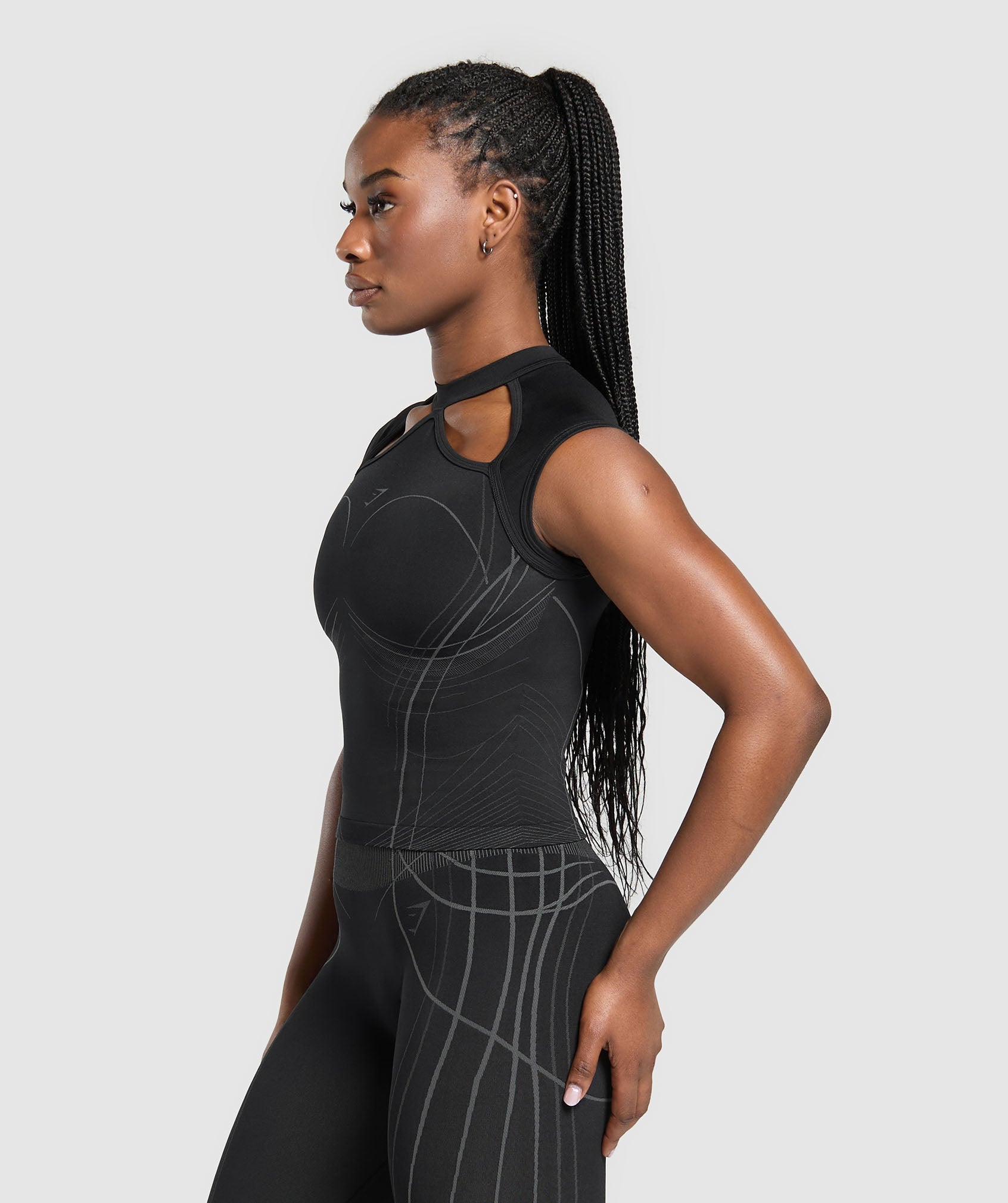 gymshark-apex-seamless-midi-t-shirt-black-graphite-grey-ss25