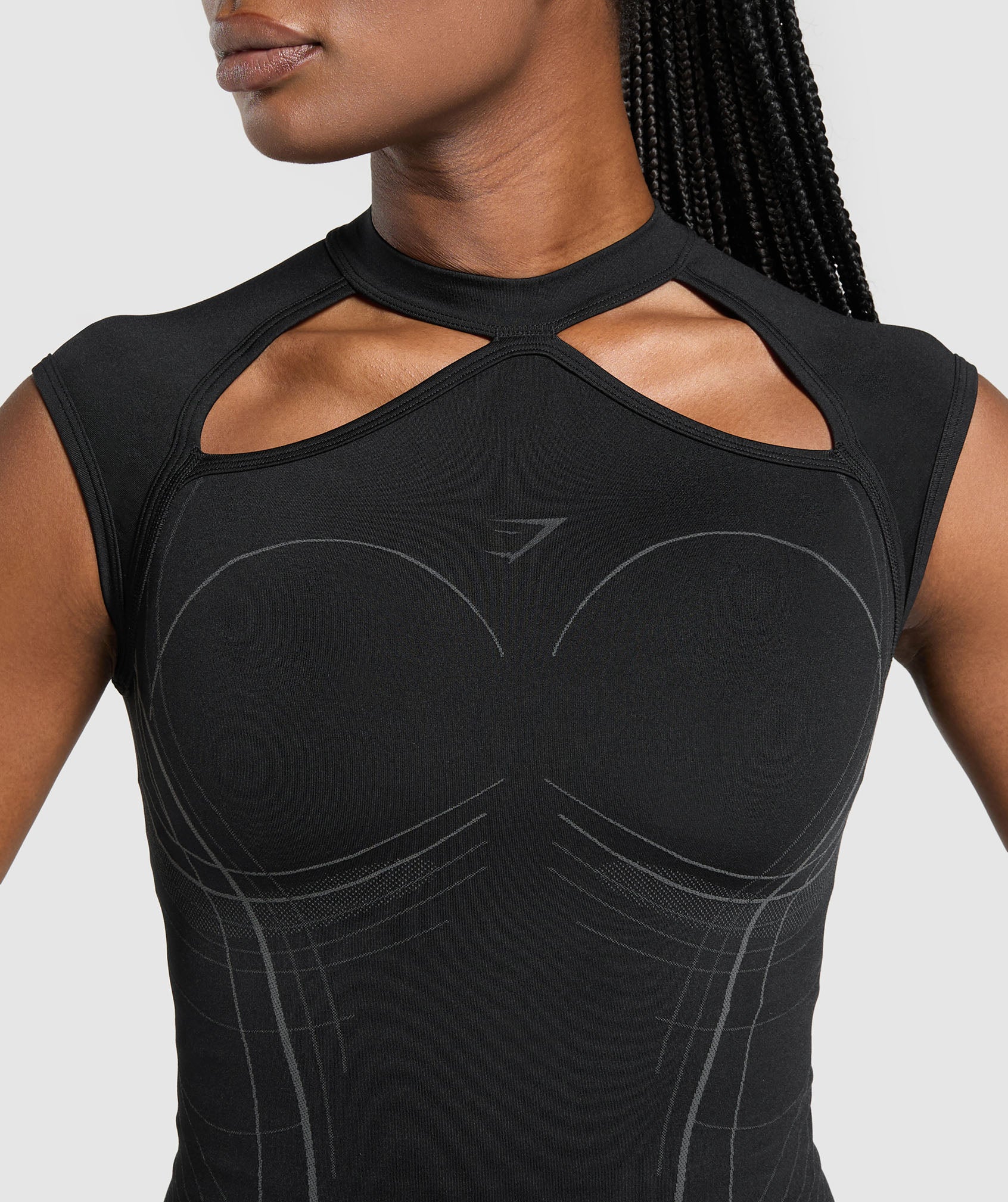 gymshark-apex-seamless-midi-t-shirt-black-graphite-grey-ss25