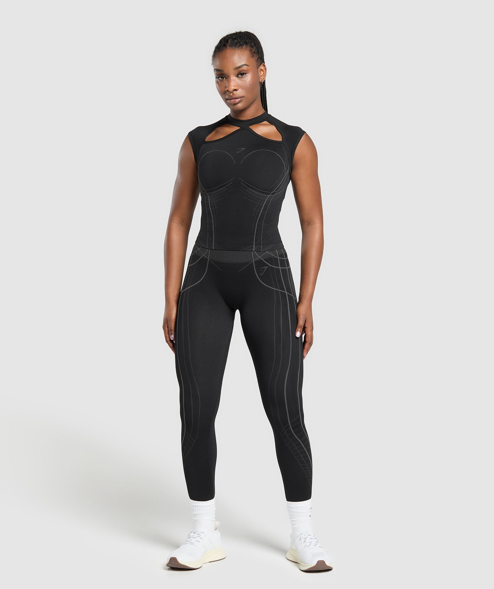 gymshark-apex-seamless-midi-t-shirt-black-graphite-grey-ss25