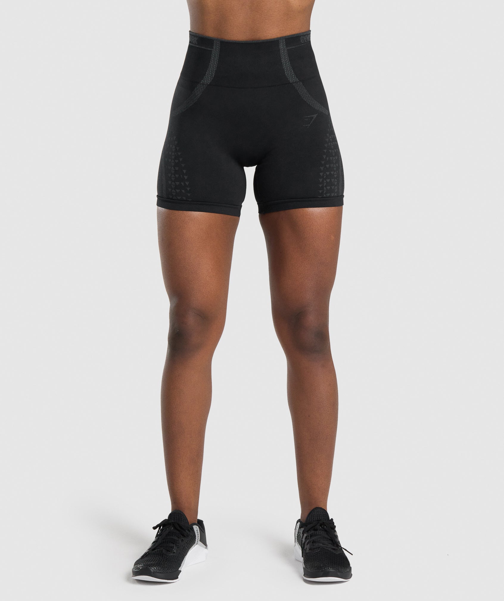 gymshark-apex-seamless-shorts-black-grey