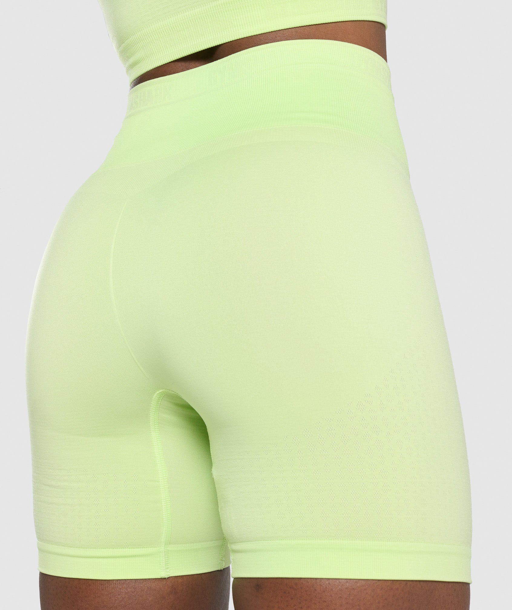 gymshark-apex-seamless-shorts-green-light-green